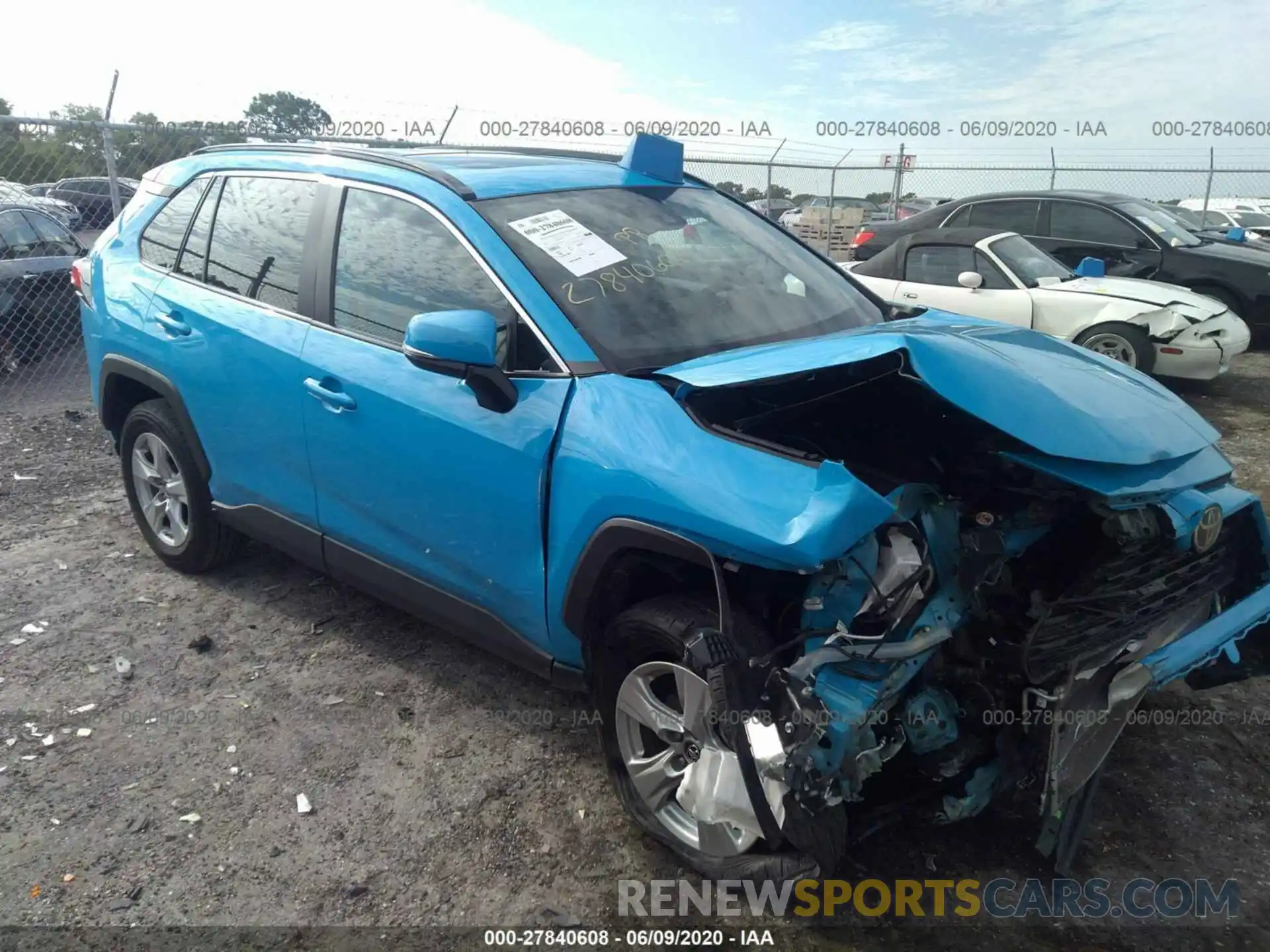 1 Photograph of a damaged car 2T3W1RFV3KW011281 TOYOTA RAV4 2019