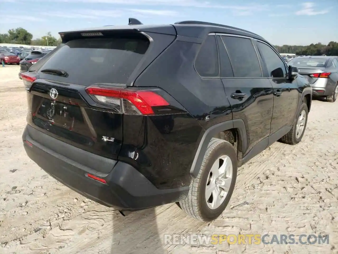 4 Photograph of a damaged car 2T3W1RFV3KW011295 TOYOTA RAV4 2019