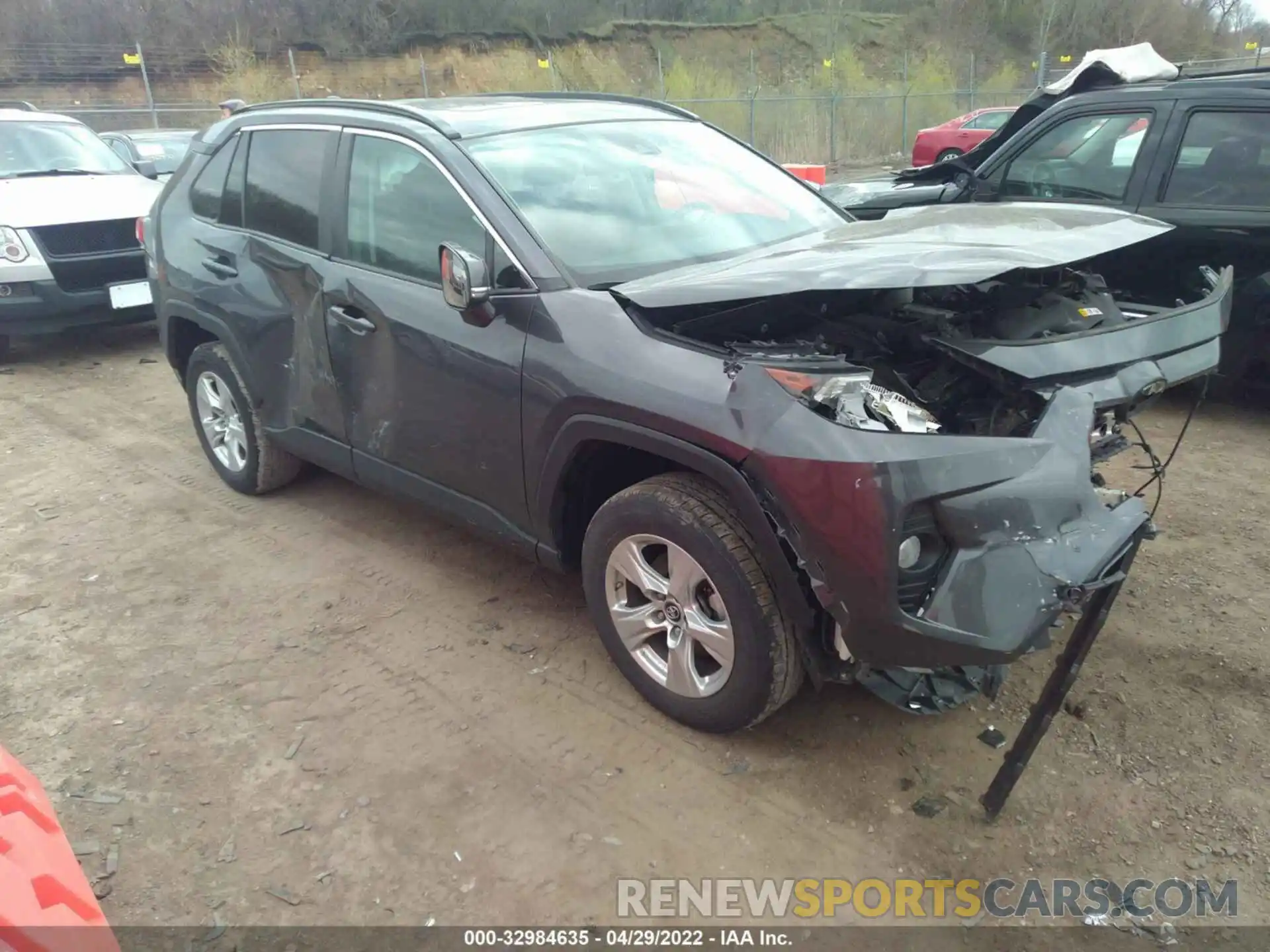 1 Фотография поврежденного автомобиля 2T3W1RFV3KW013001 TOYOTA RAV4 2019