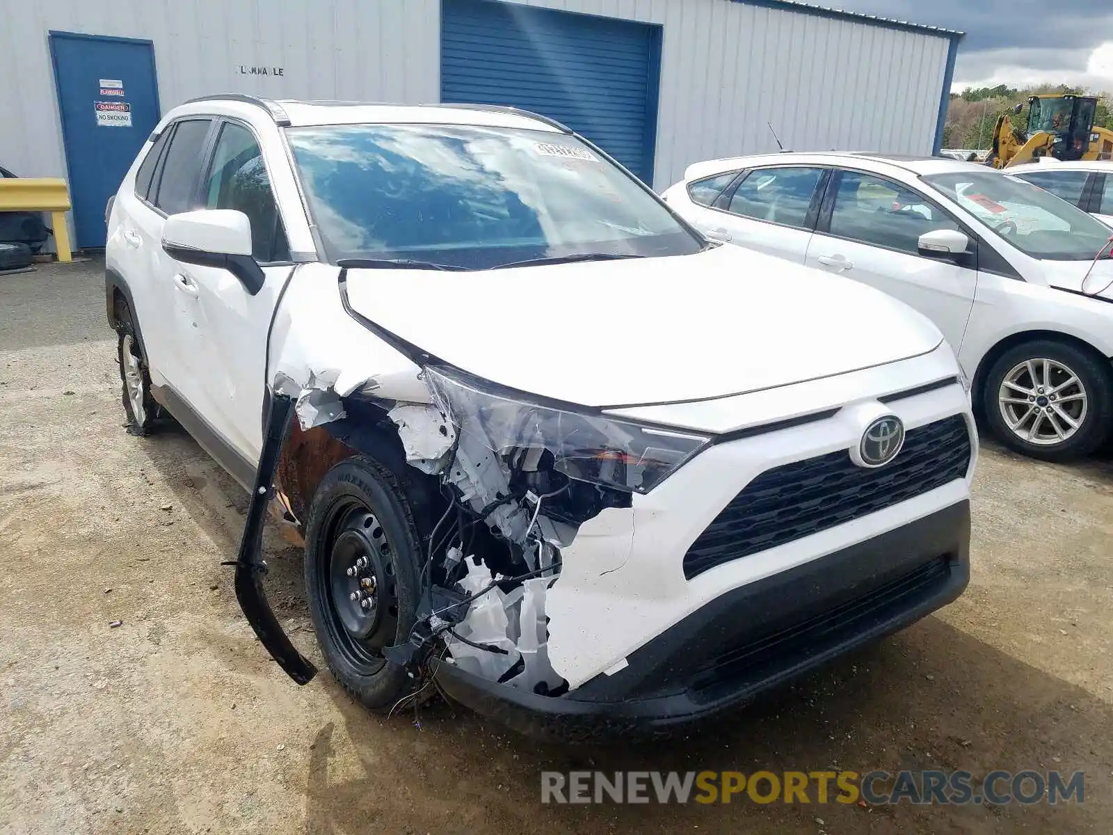 1 Photograph of a damaged car 2T3W1RFV3KW013158 TOYOTA RAV4 2019