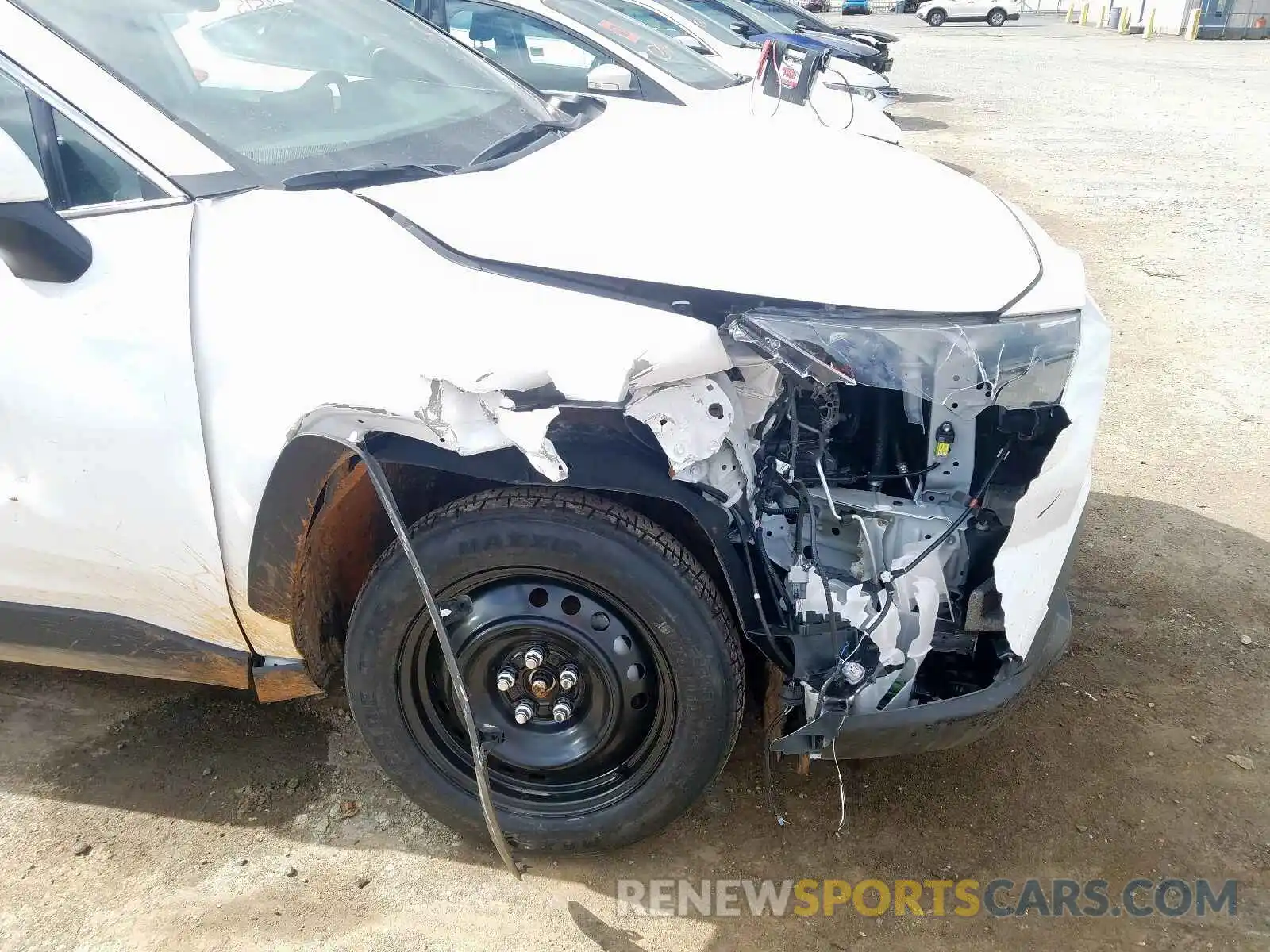 9 Photograph of a damaged car 2T3W1RFV3KW013158 TOYOTA RAV4 2019