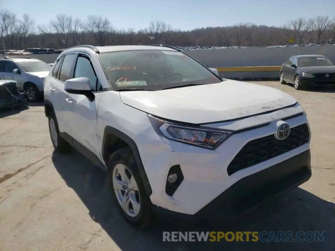 1 Photograph of a damaged car 2T3W1RFV3KW015587 TOYOTA RAV4 2019