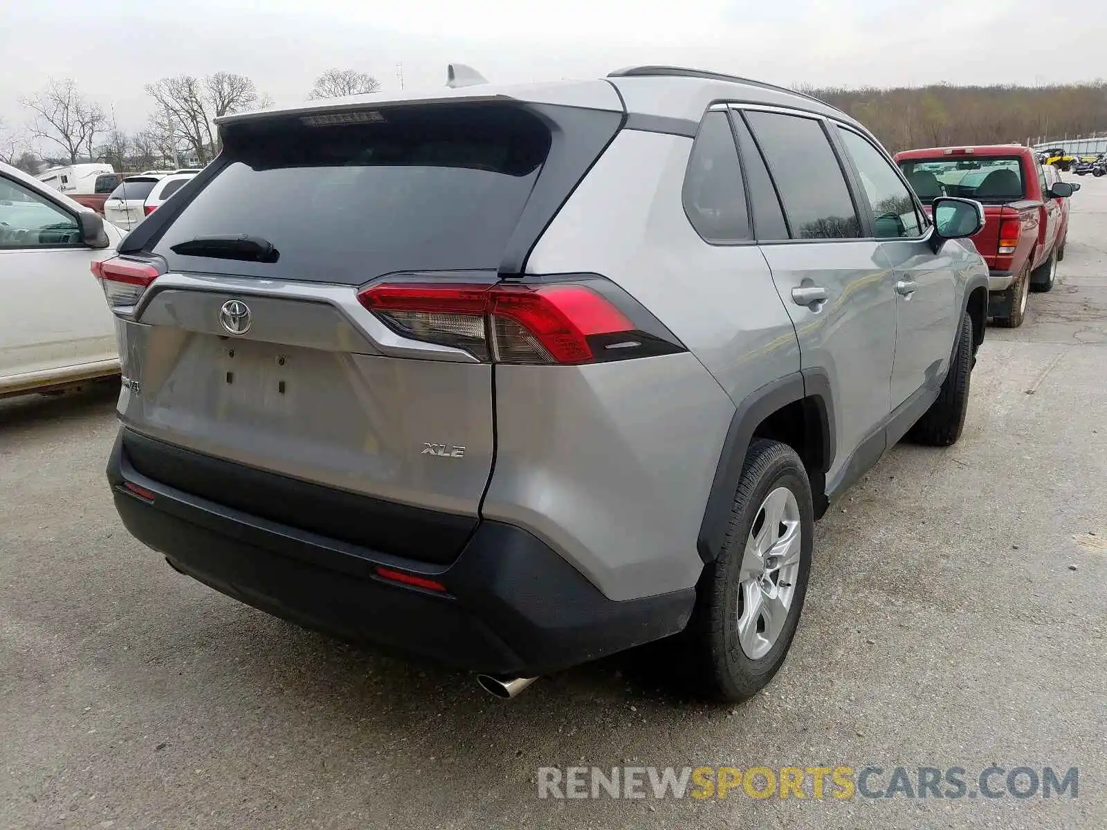 4 Photograph of a damaged car 2T3W1RFV3KW018747 TOYOTA RAV4 2019