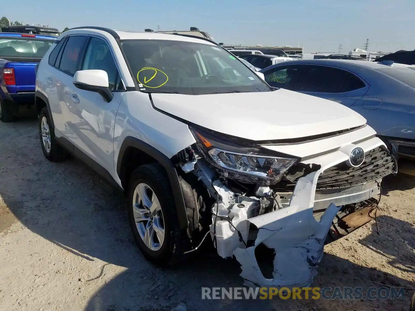 1 Photograph of a damaged car 2T3W1RFV3KW020692 TOYOTA RAV4 2019