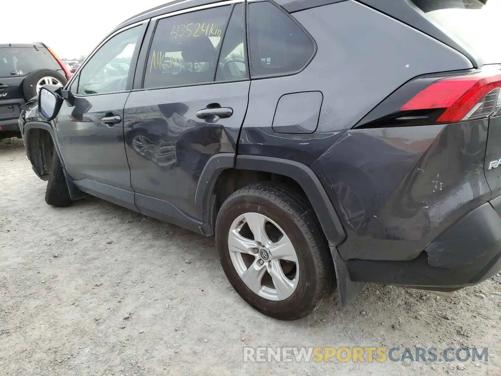 9 Фотография поврежденного автомобиля 2T3W1RFV3KW022619 TOYOTA RAV4 2019