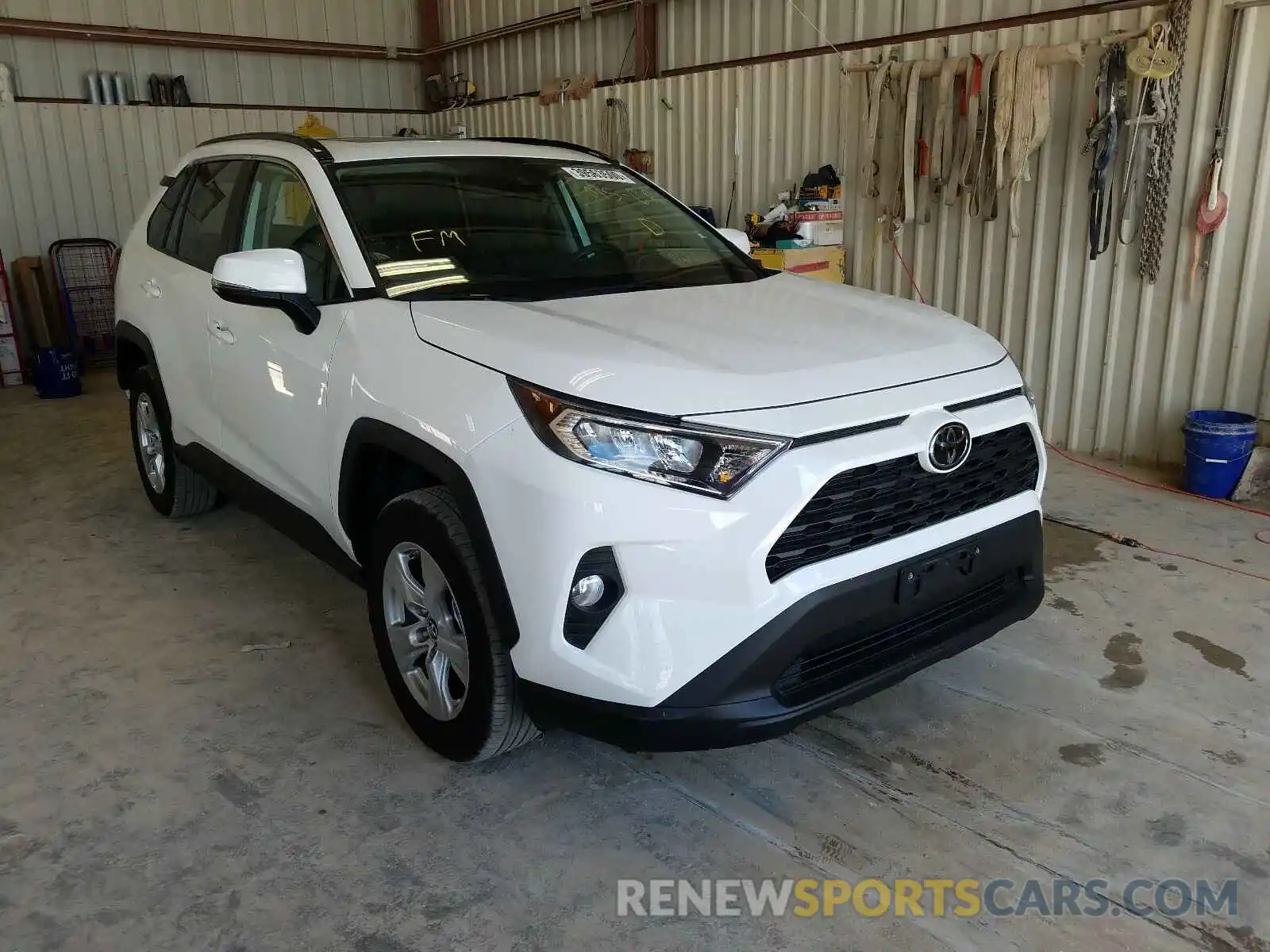 1 Photograph of a damaged car 2T3W1RFV3KW023172 TOYOTA RAV4 2019