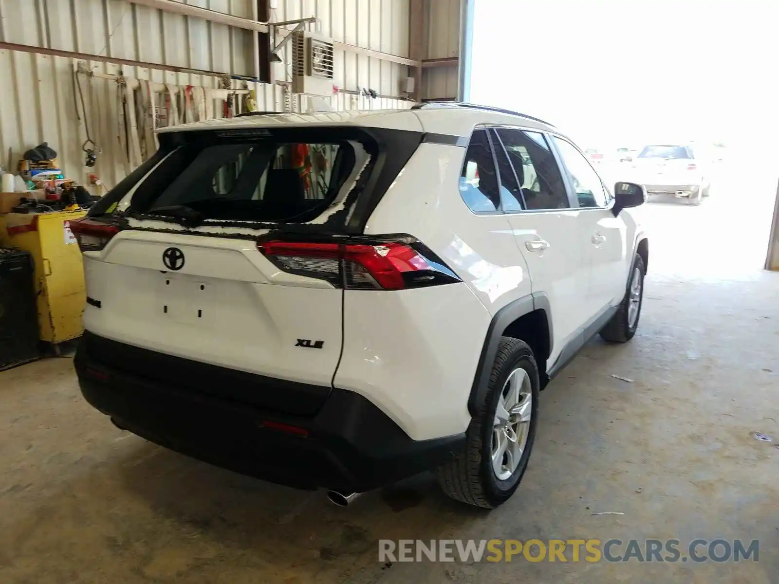 4 Photograph of a damaged car 2T3W1RFV3KW023172 TOYOTA RAV4 2019