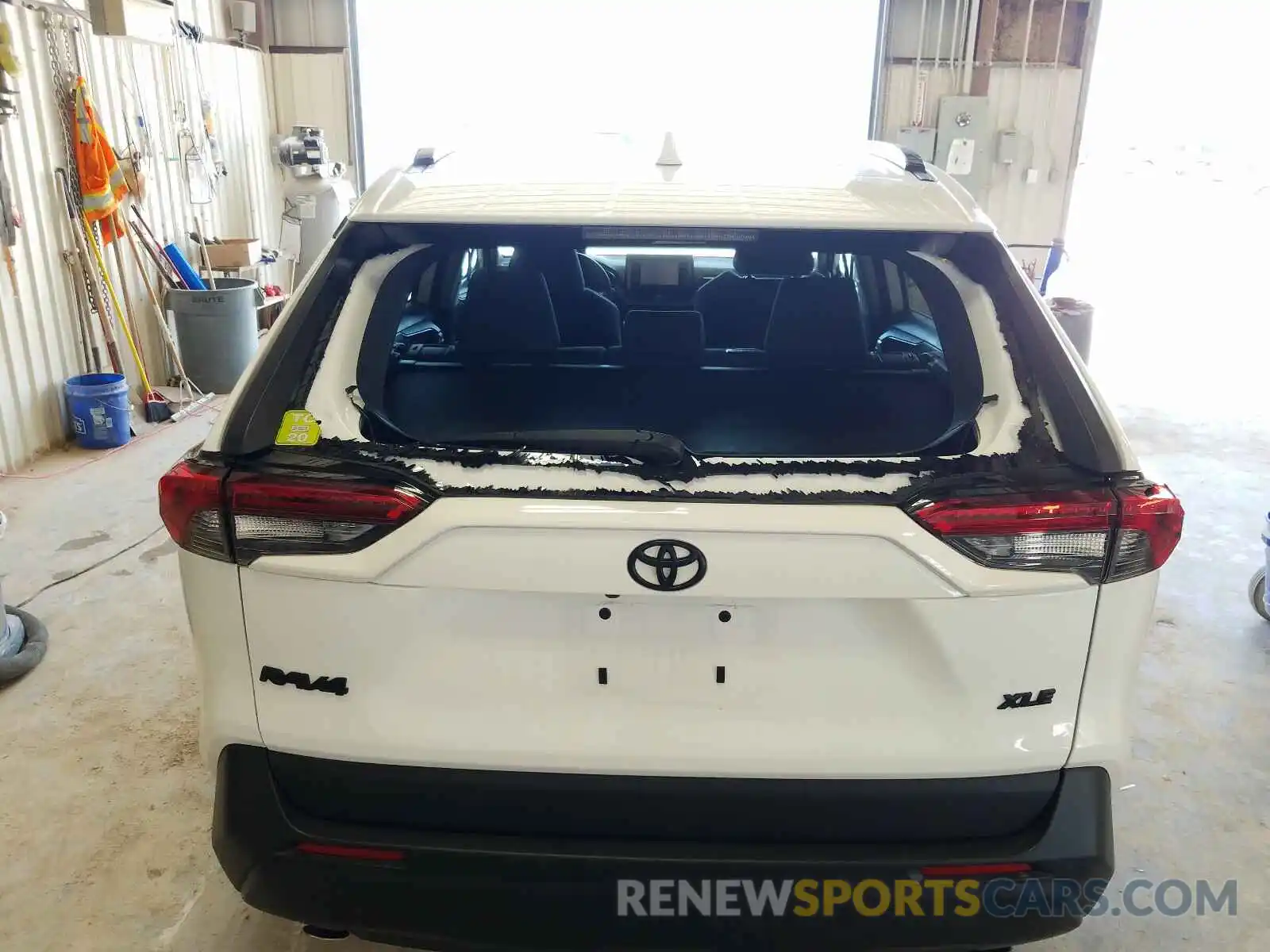 9 Photograph of a damaged car 2T3W1RFV3KW023172 TOYOTA RAV4 2019