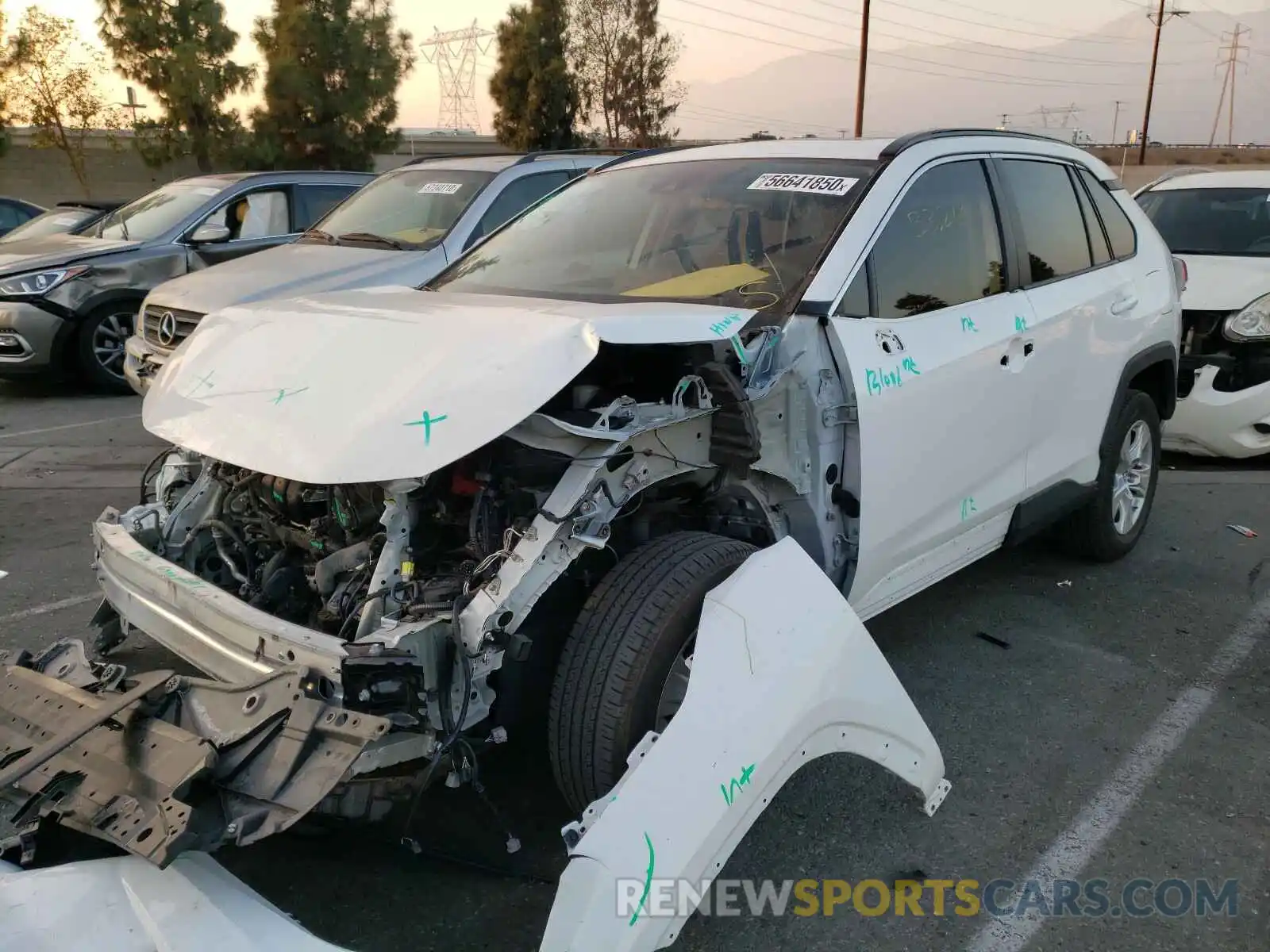 2 Photograph of a damaged car 2T3W1RFV3KW023205 TOYOTA RAV4 2019