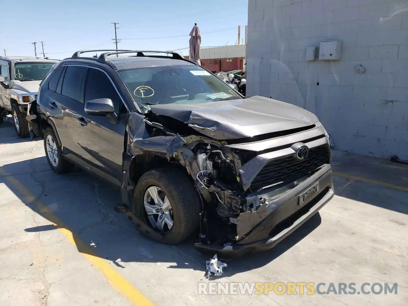 1 Photograph of a damaged car 2T3W1RFV3KW024970 TOYOTA RAV4 2019