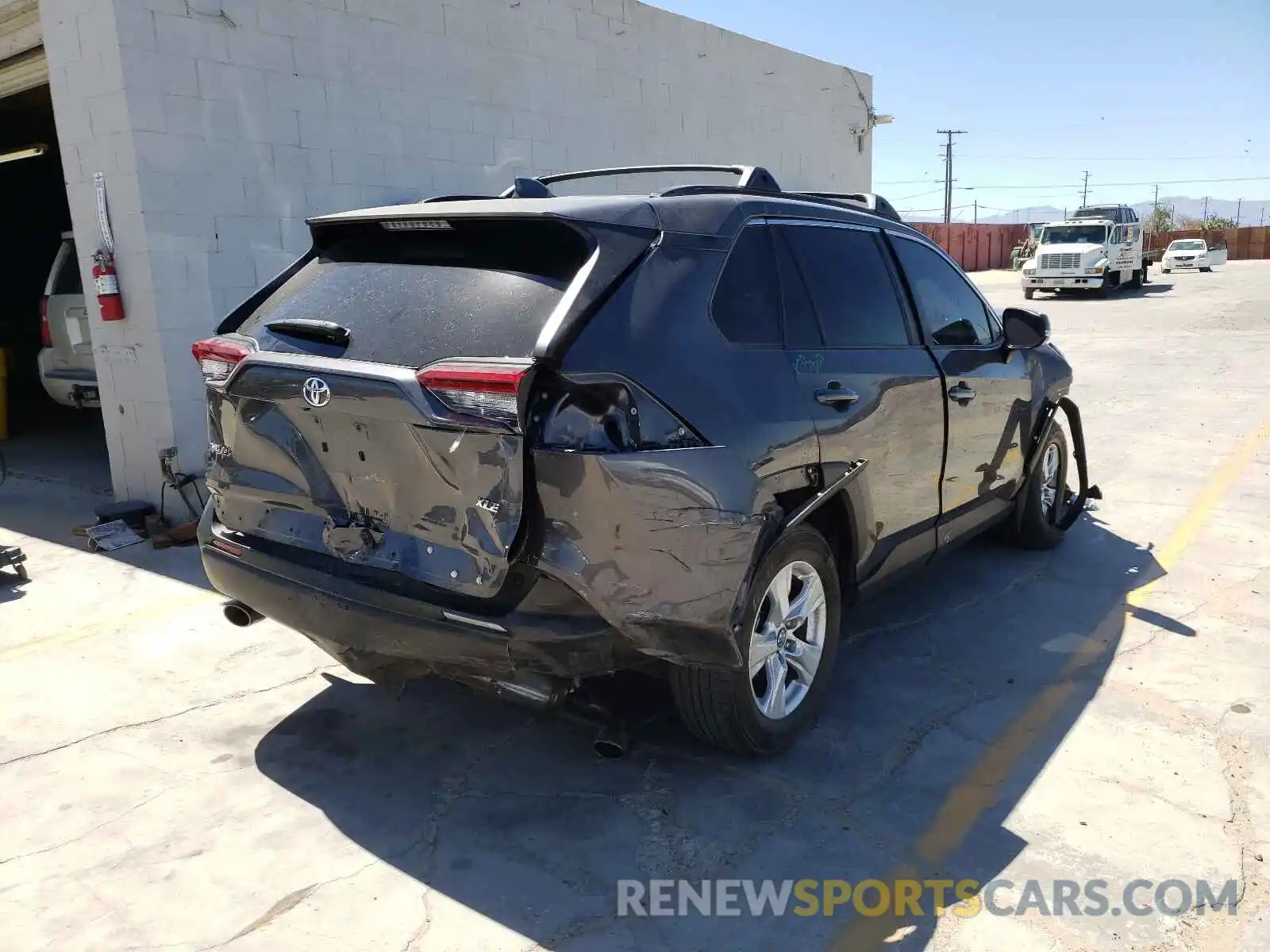 4 Photograph of a damaged car 2T3W1RFV3KW024970 TOYOTA RAV4 2019