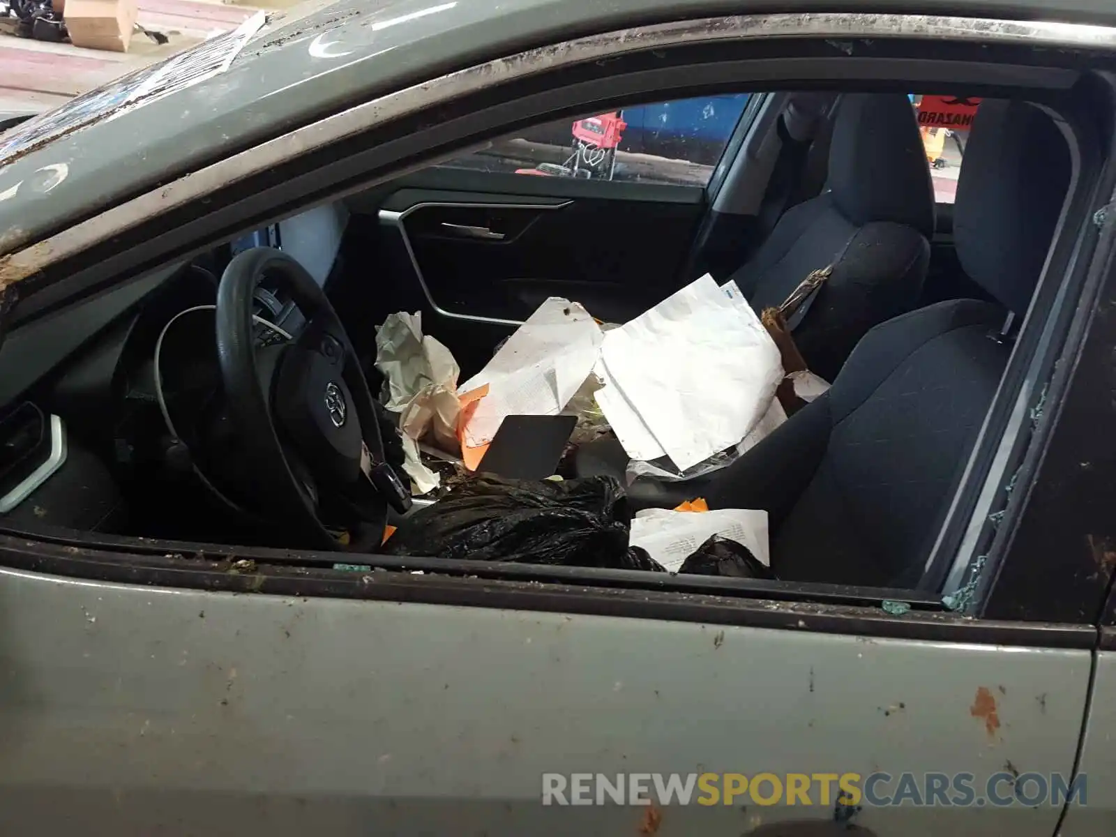 9 Photograph of a damaged car 2T3W1RFV3KW026668 TOYOTA RAV4 2019