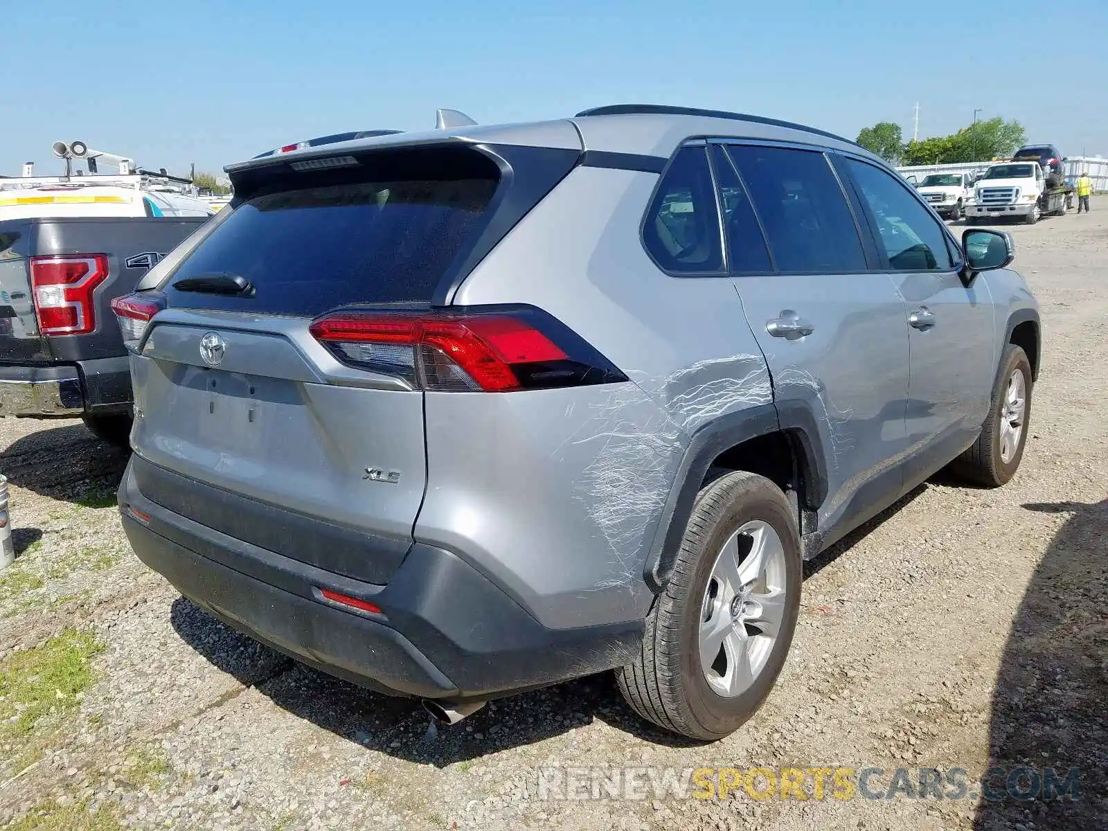 4 Photograph of a damaged car 2T3W1RFV3KW029294 TOYOTA RAV4 2019