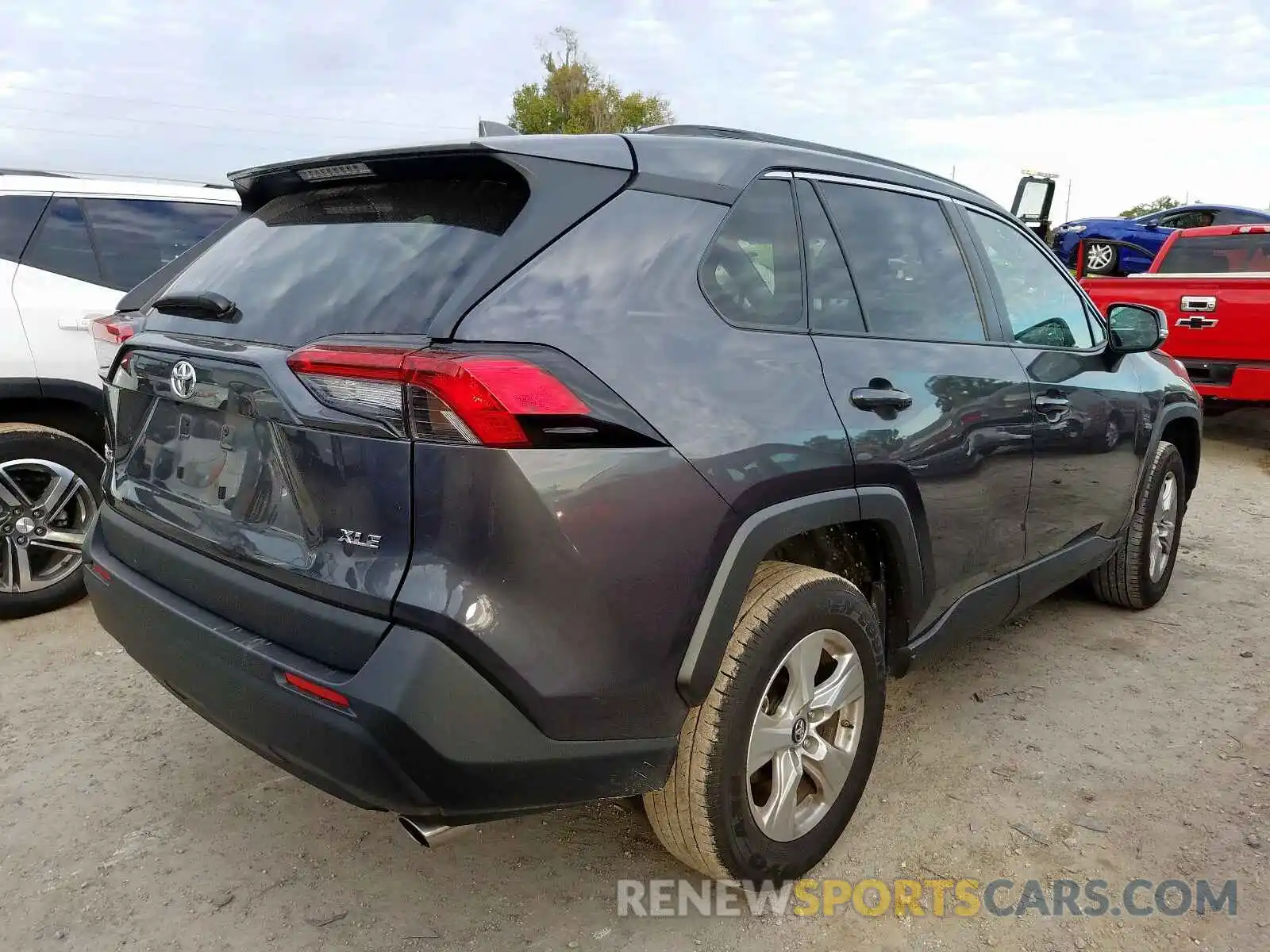 4 Фотография поврежденного автомобиля 2T3W1RFV3KW031286 TOYOTA RAV4 2019