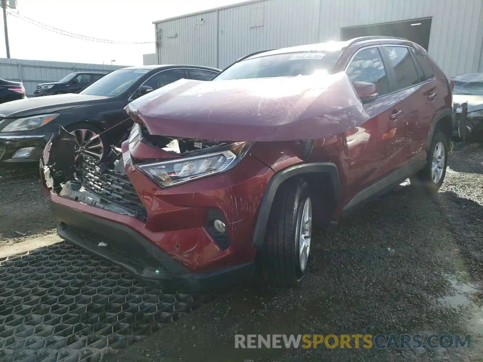 2 Photograph of a damaged car 2T3W1RFV3KW031353 TOYOTA RAV4 2019