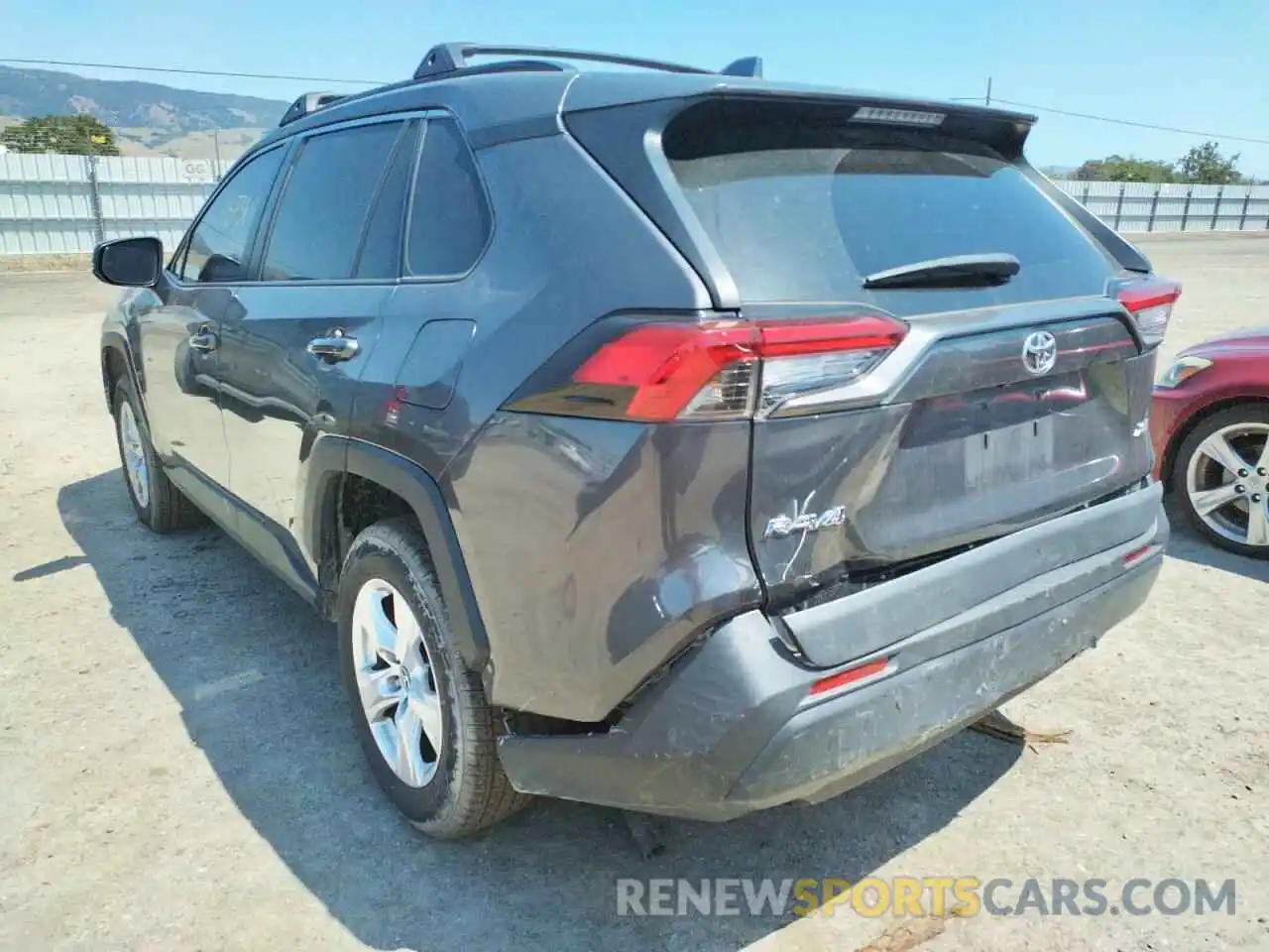 3 Photograph of a damaged car 2T3W1RFV3KW031515 TOYOTA RAV4 2019