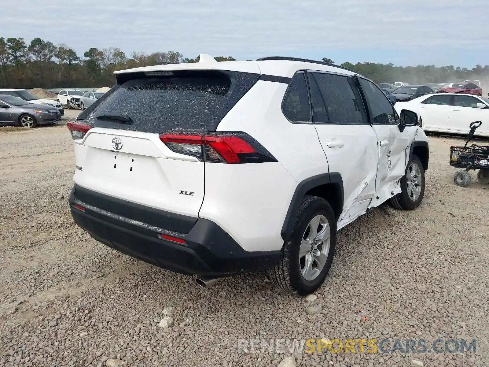 4 Photograph of a damaged car 2T3W1RFV3KW036763 TOYOTA RAV4 2019