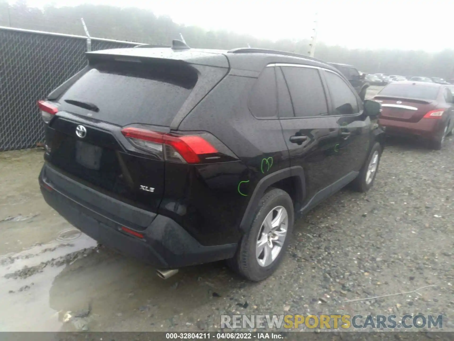 4 Photograph of a damaged car 2T3W1RFV3KW037914 TOYOTA RAV4 2019