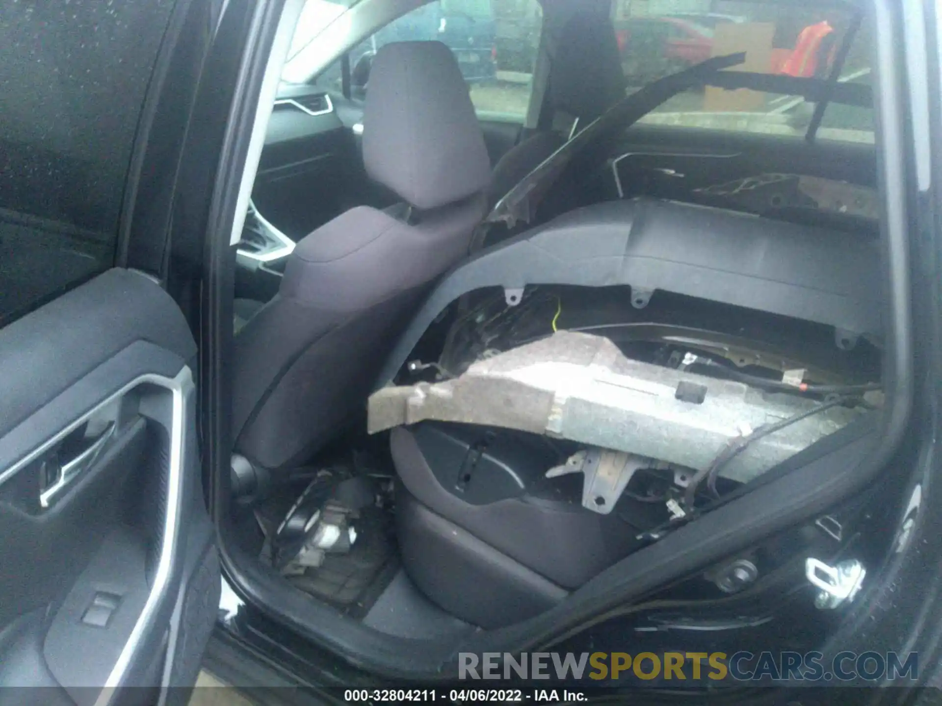 8 Photograph of a damaged car 2T3W1RFV3KW037914 TOYOTA RAV4 2019