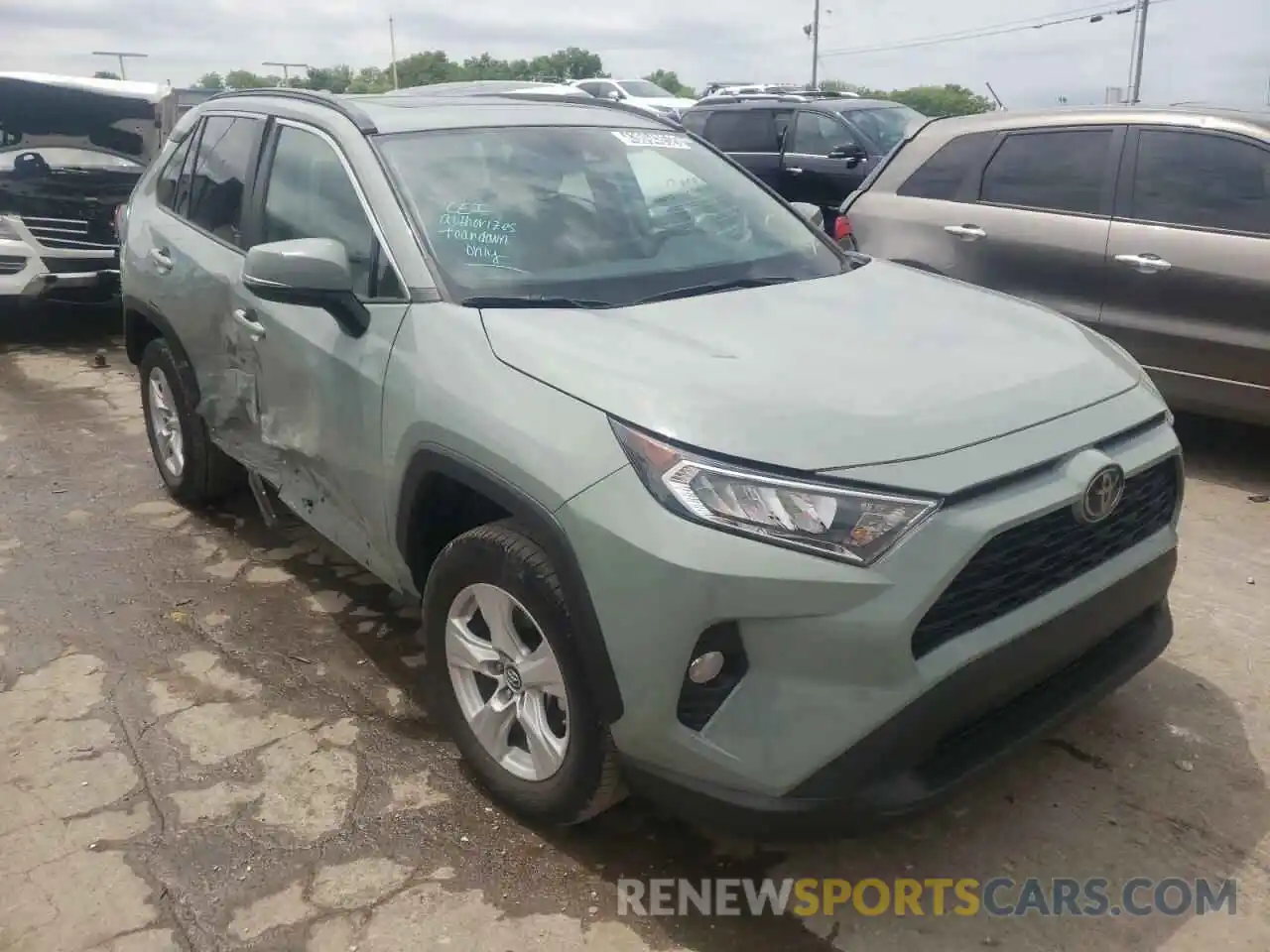 1 Photograph of a damaged car 2T3W1RFV3KW039694 TOYOTA RAV4 2019