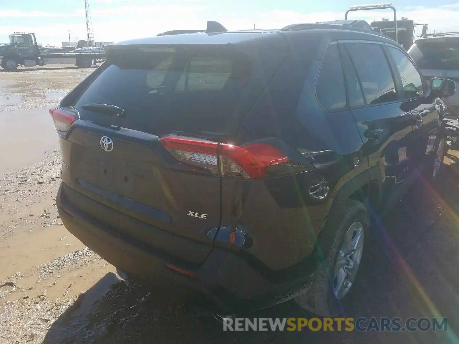 4 Photograph of a damaged car 2T3W1RFV3KW043244 TOYOTA RAV4 2019