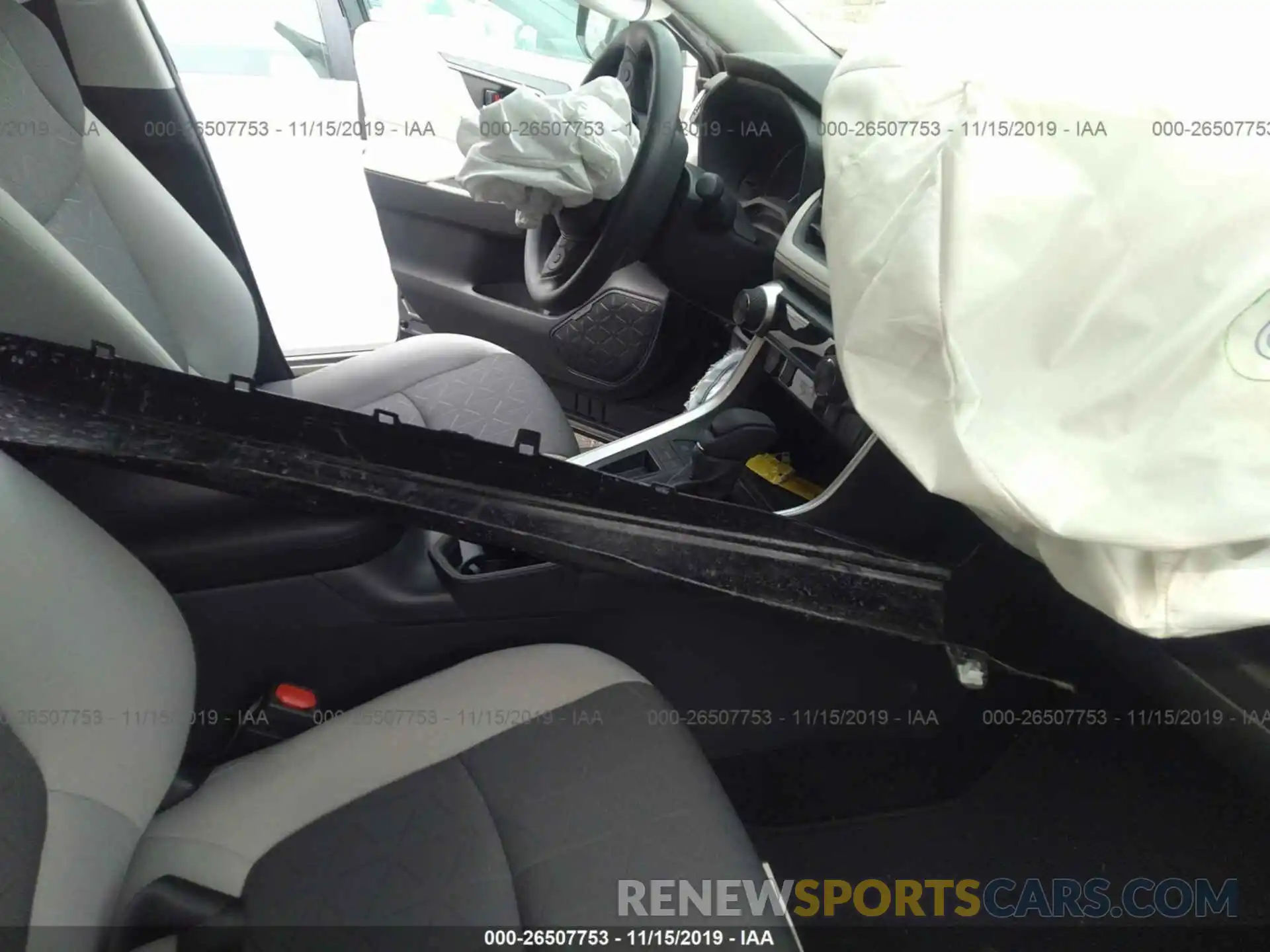 5 Photograph of a damaged car 2T3W1RFV3KW045141 TOYOTA RAV4 2019