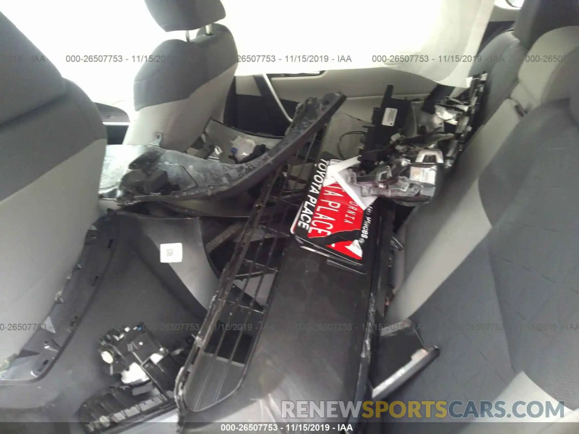 8 Photograph of a damaged car 2T3W1RFV3KW045141 TOYOTA RAV4 2019