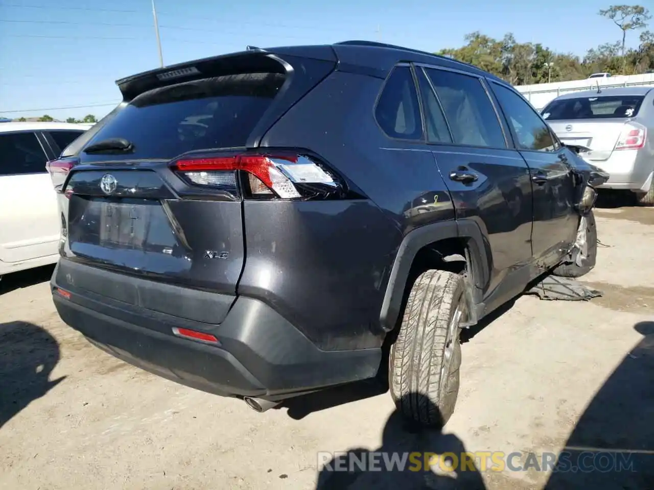 4 Photograph of a damaged car 2T3W1RFV3KW046662 TOYOTA RAV4 2019