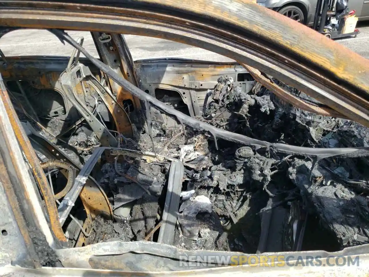 5 Photograph of a damaged car 2T3W1RFV4KC011369 TOYOTA RAV4 2019