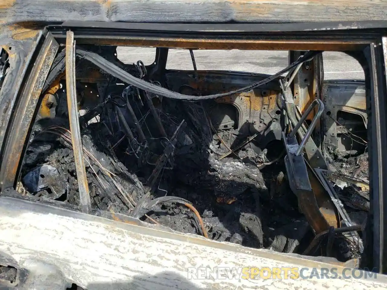 6 Photograph of a damaged car 2T3W1RFV4KC011369 TOYOTA RAV4 2019