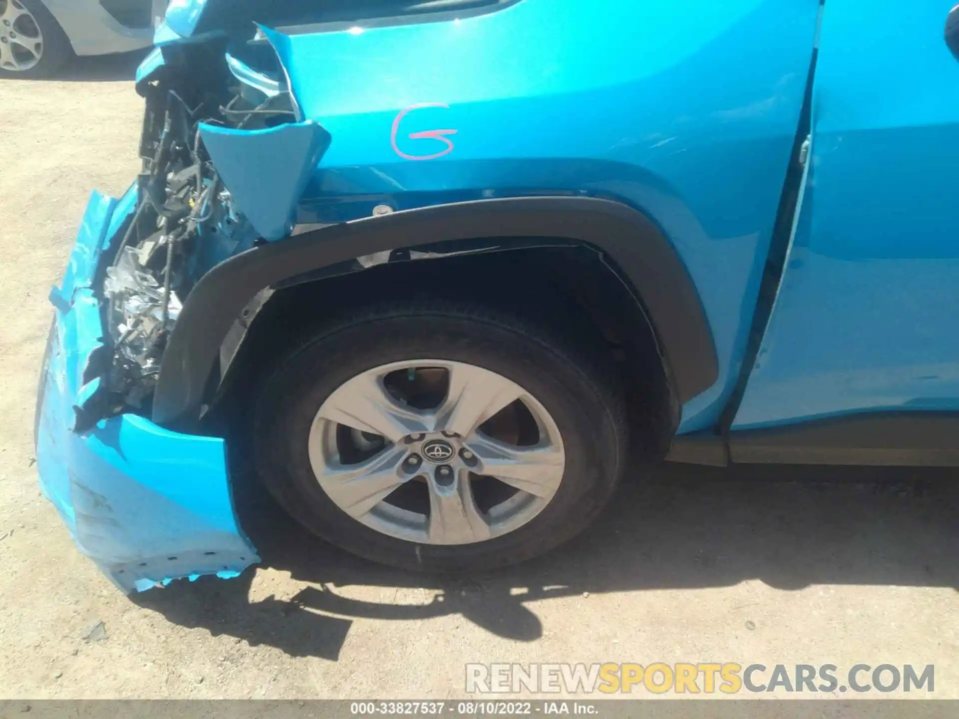 12 Photograph of a damaged car 2T3W1RFV4KC020184 TOYOTA RAV4 2019