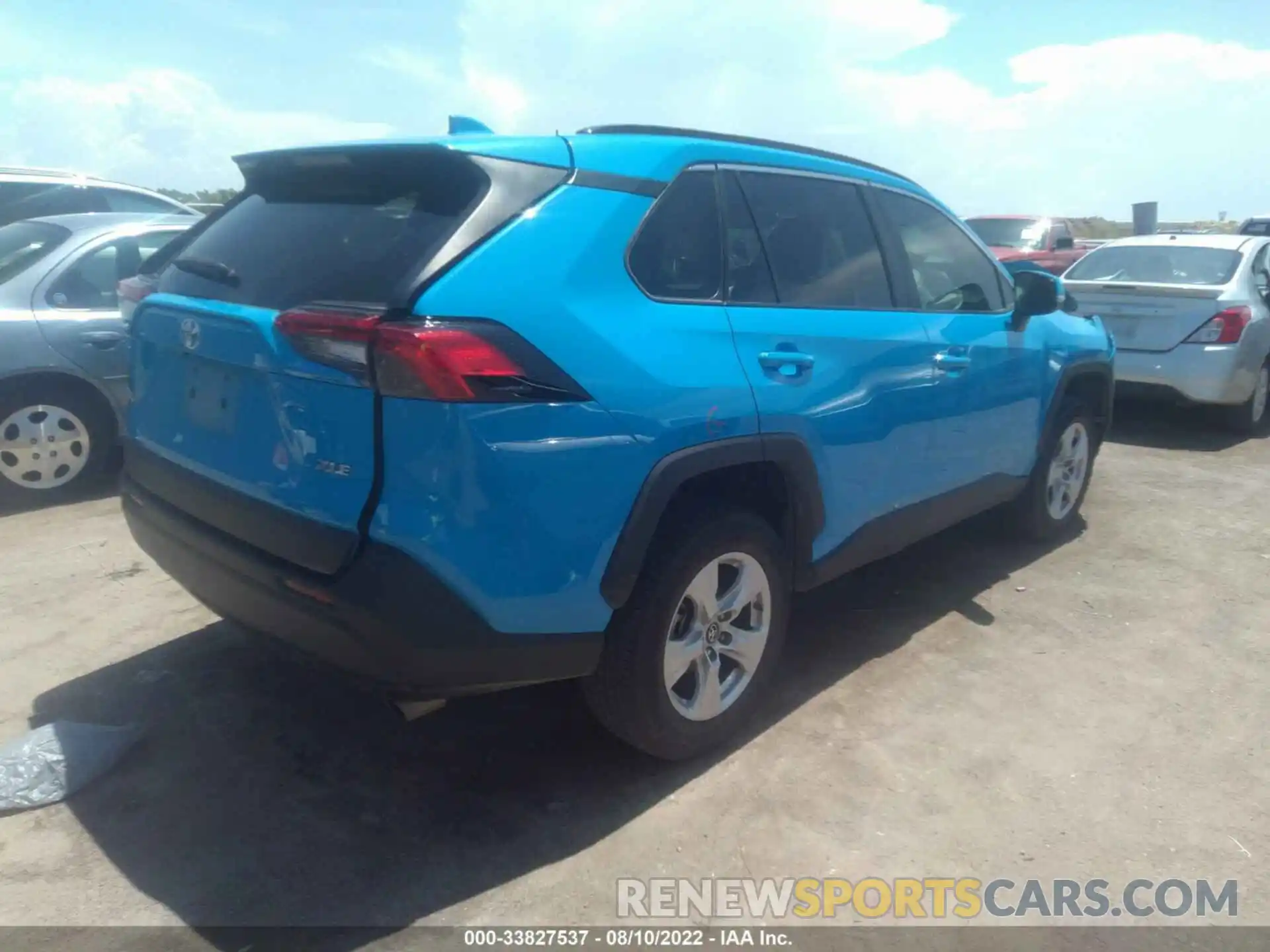 4 Photograph of a damaged car 2T3W1RFV4KC020184 TOYOTA RAV4 2019