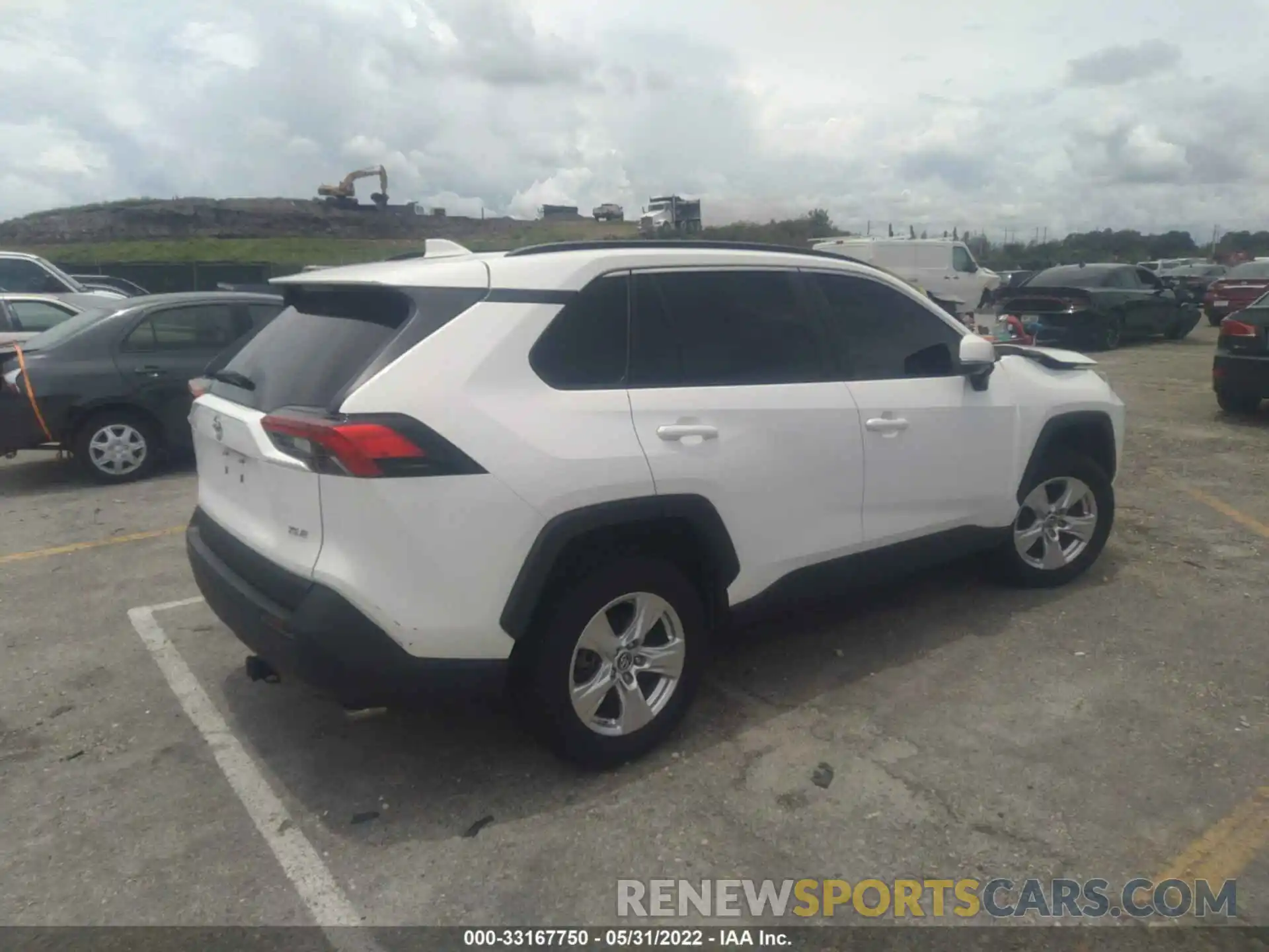 4 Photograph of a damaged car 2T3W1RFV4KC022436 TOYOTA RAV4 2019