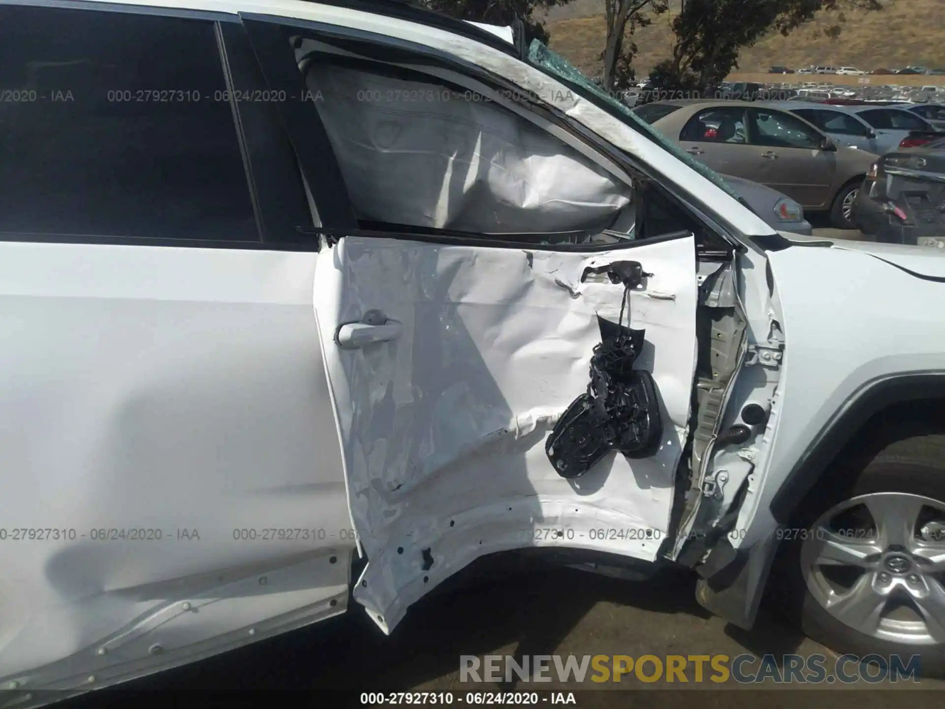 6 Photograph of a damaged car 2T3W1RFV4KC022856 TOYOTA RAV4 2019