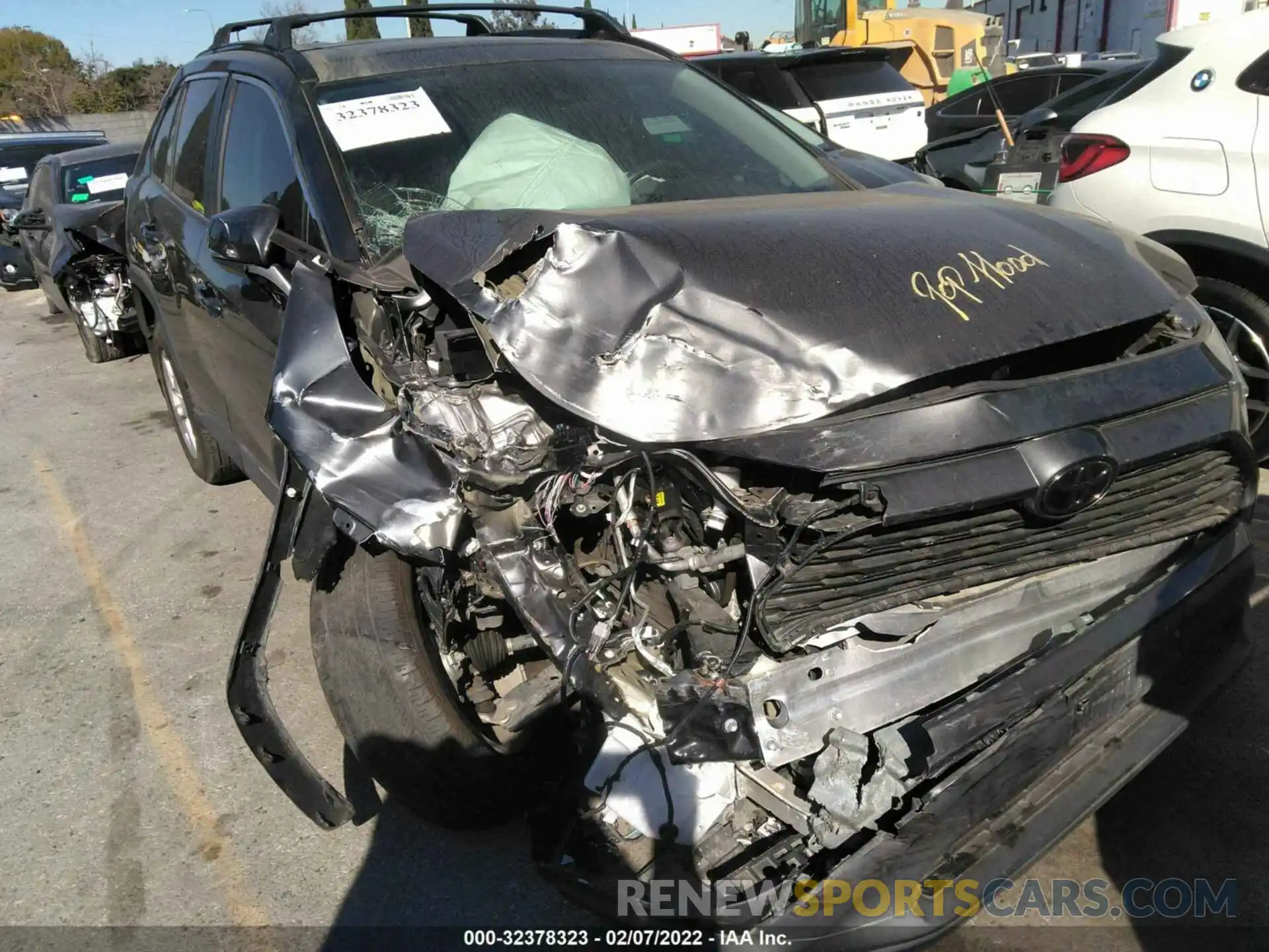 6 Photograph of a damaged car 2T3W1RFV4KC027961 TOYOTA RAV4 2019