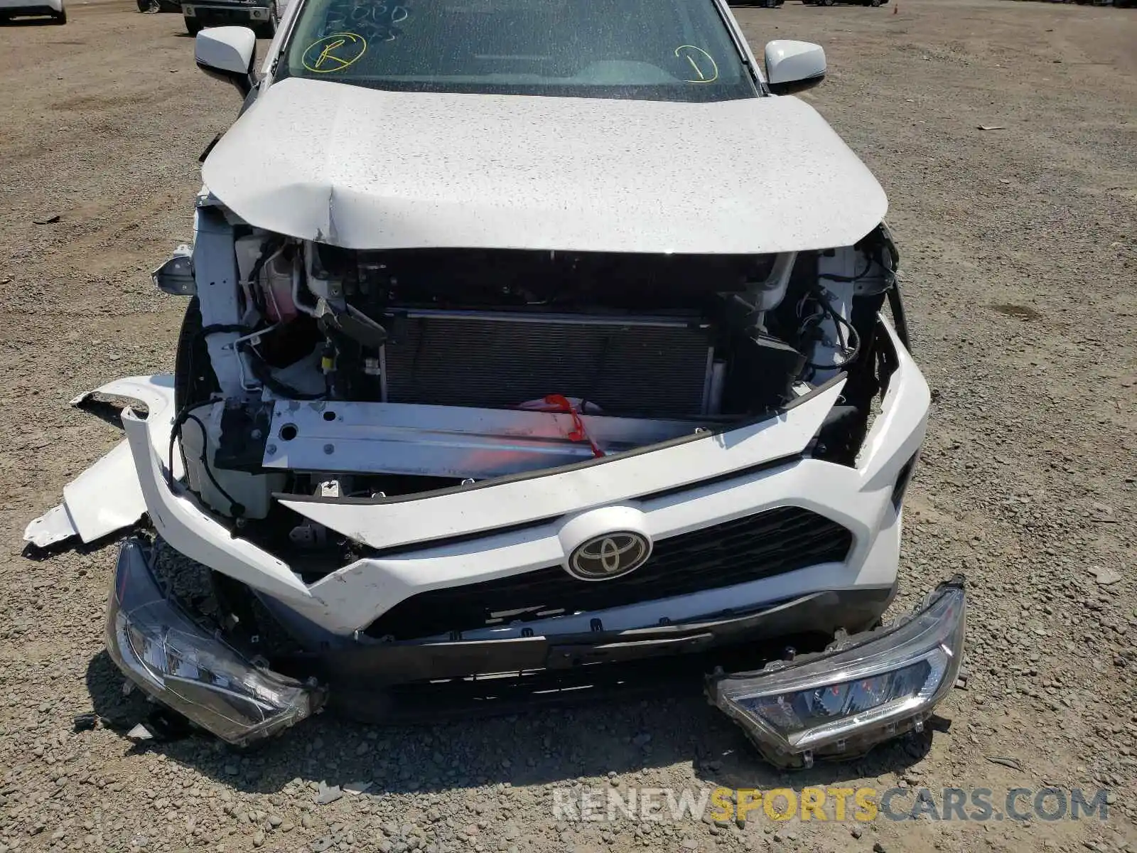 9 Photograph of a damaged car 2T3W1RFV4KC029886 TOYOTA RAV4 2019