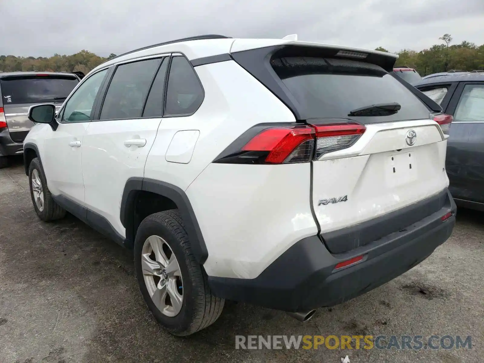 3 Photograph of a damaged car 2T3W1RFV4KC031007 TOYOTA RAV4 2019