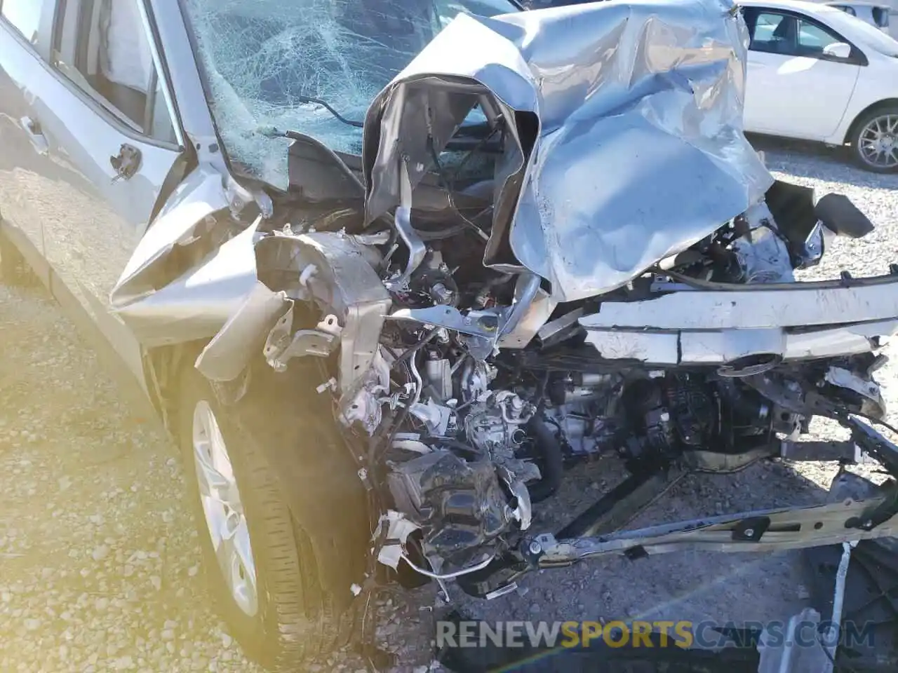 9 Photograph of a damaged car 2T3W1RFV4KC031038 TOYOTA RAV4 2019