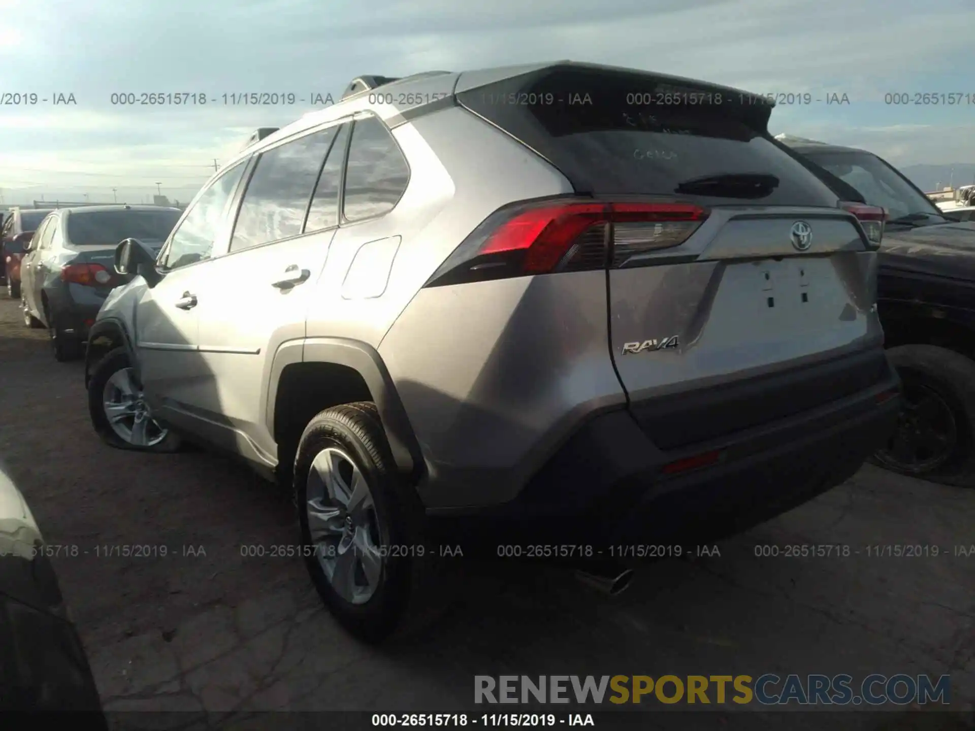 3 Фотография поврежденного автомобиля 2T3W1RFV4KC032125 TOYOTA RAV4 2019