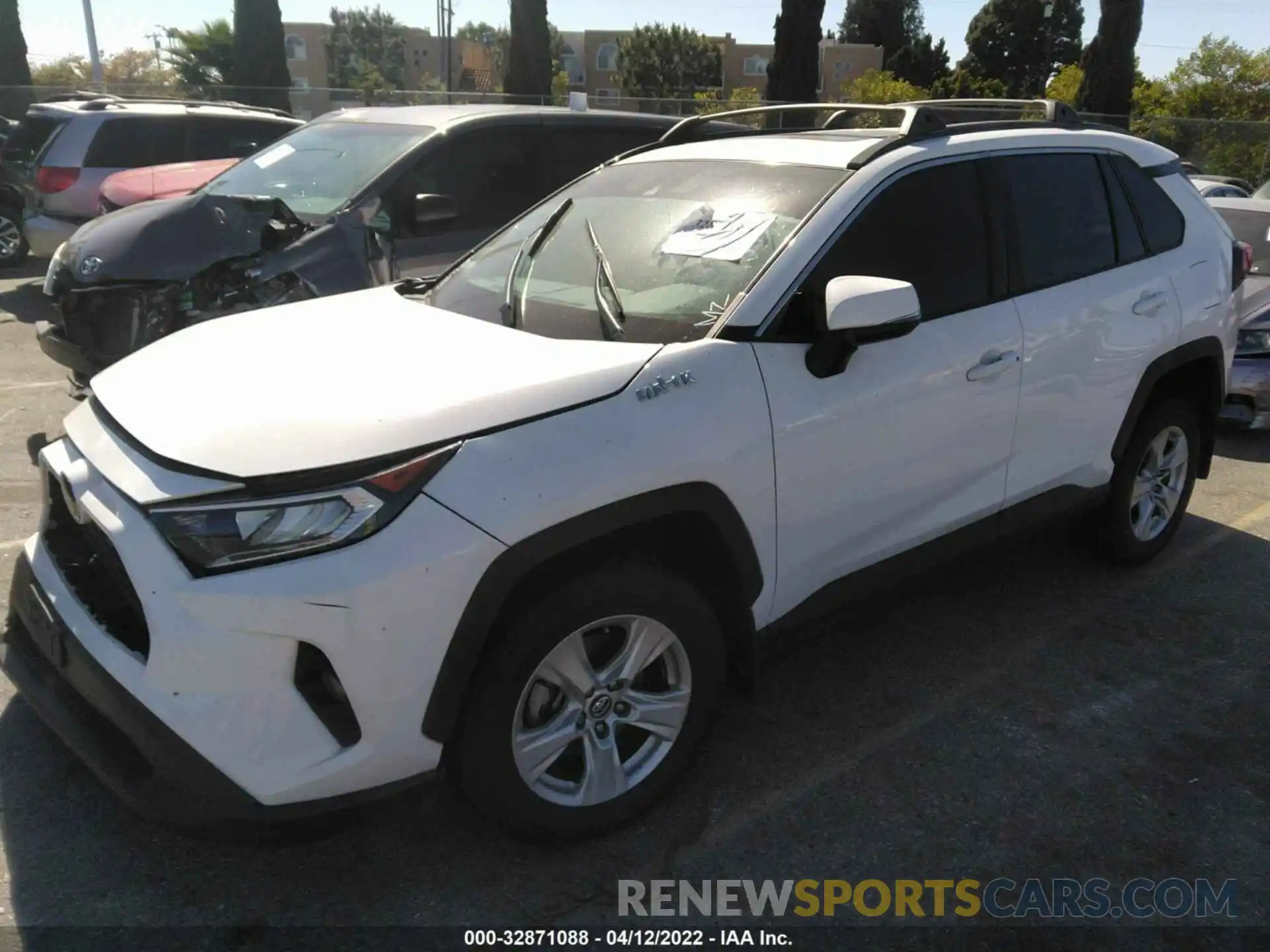 2 Photograph of a damaged car 2T3W1RFV4KW001052 TOYOTA RAV4 2019