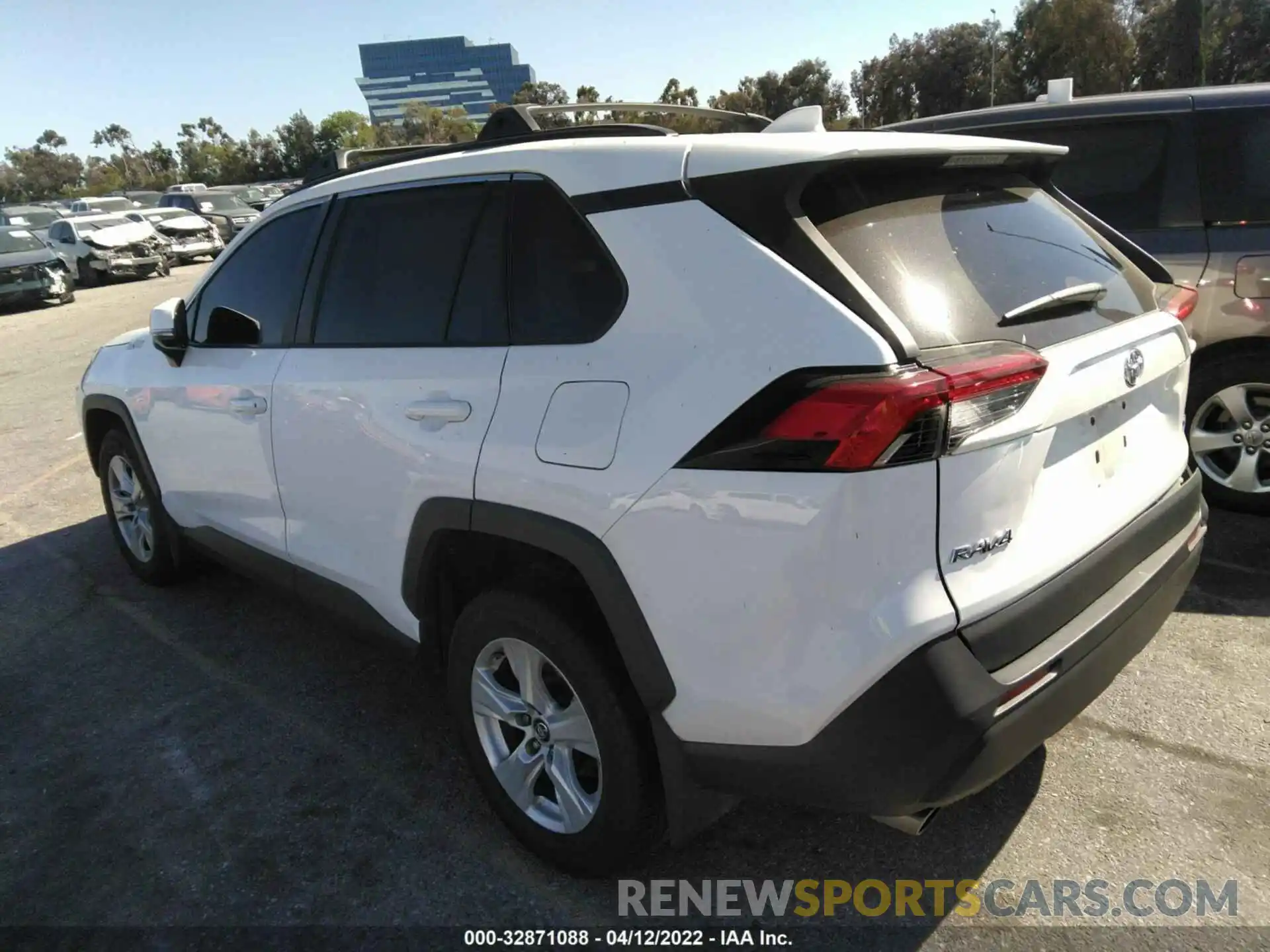 3 Photograph of a damaged car 2T3W1RFV4KW001052 TOYOTA RAV4 2019