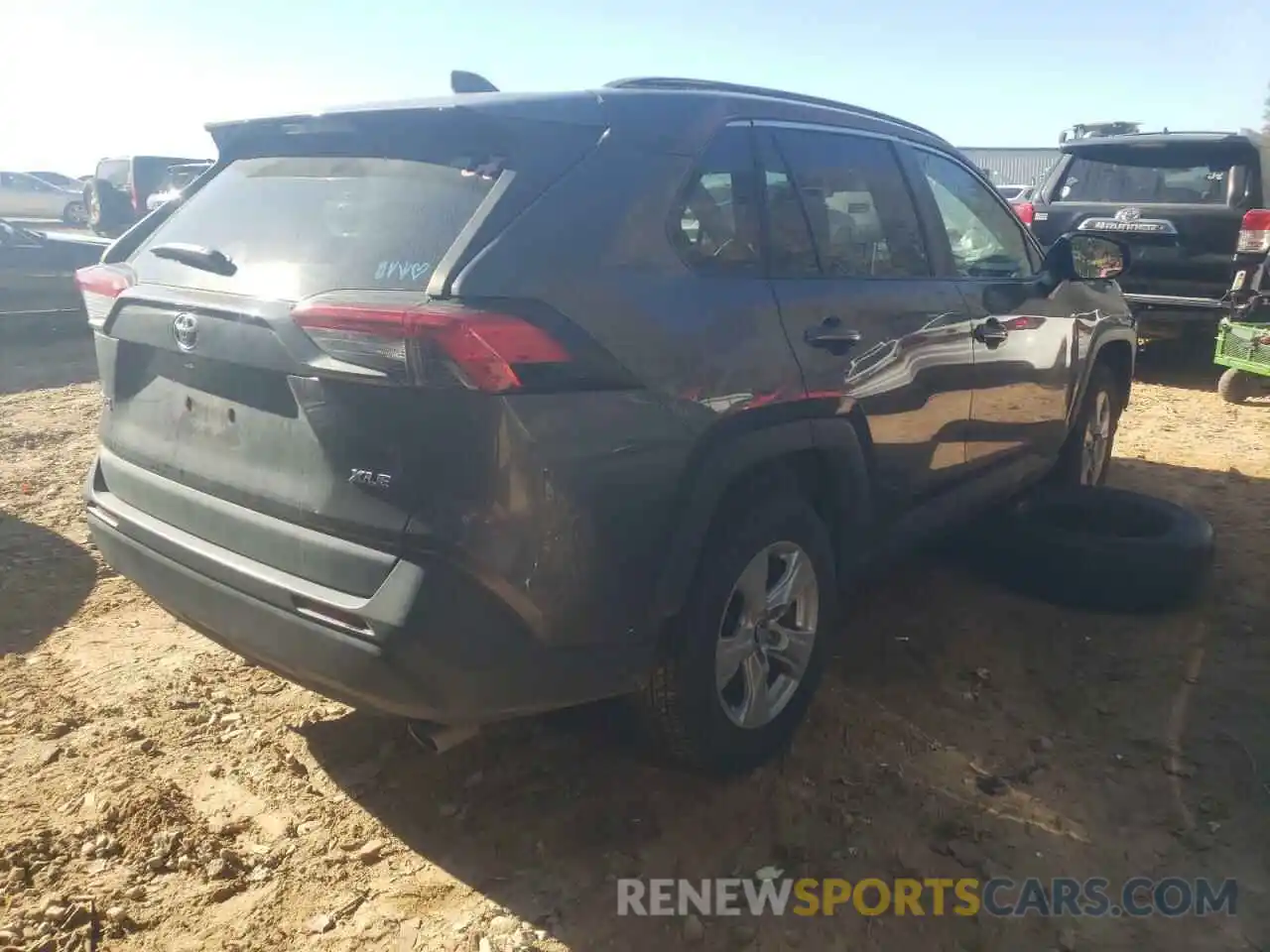 4 Photograph of a damaged car 2T3W1RFV4KW003173 TOYOTA RAV4 2019