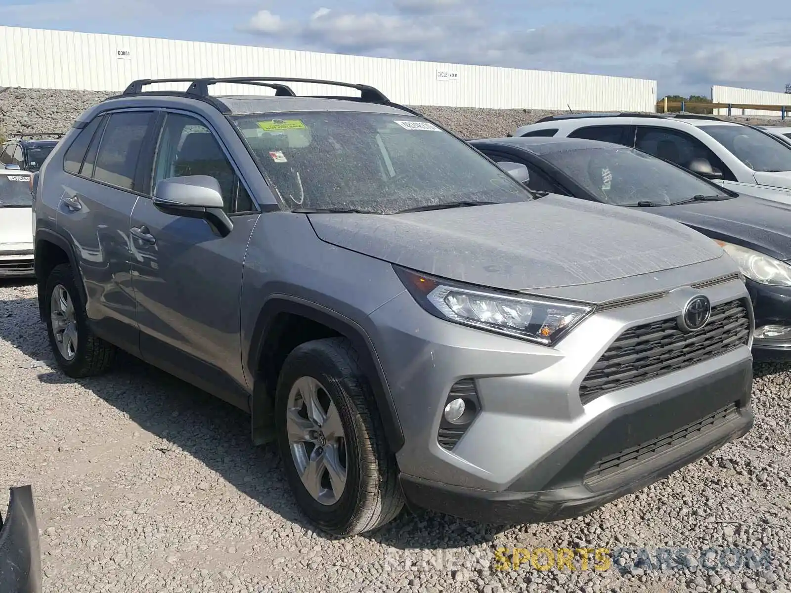 1 Photograph of a damaged car 2T3W1RFV4KW004081 TOYOTA RAV4 2019