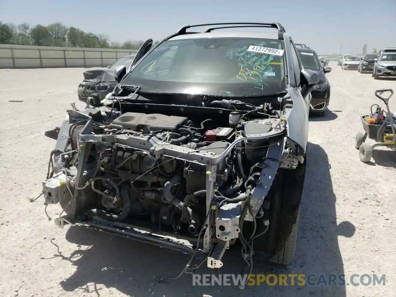 9 Photograph of a damaged car 2T3W1RFV4KW005179 TOYOTA RAV4 2019