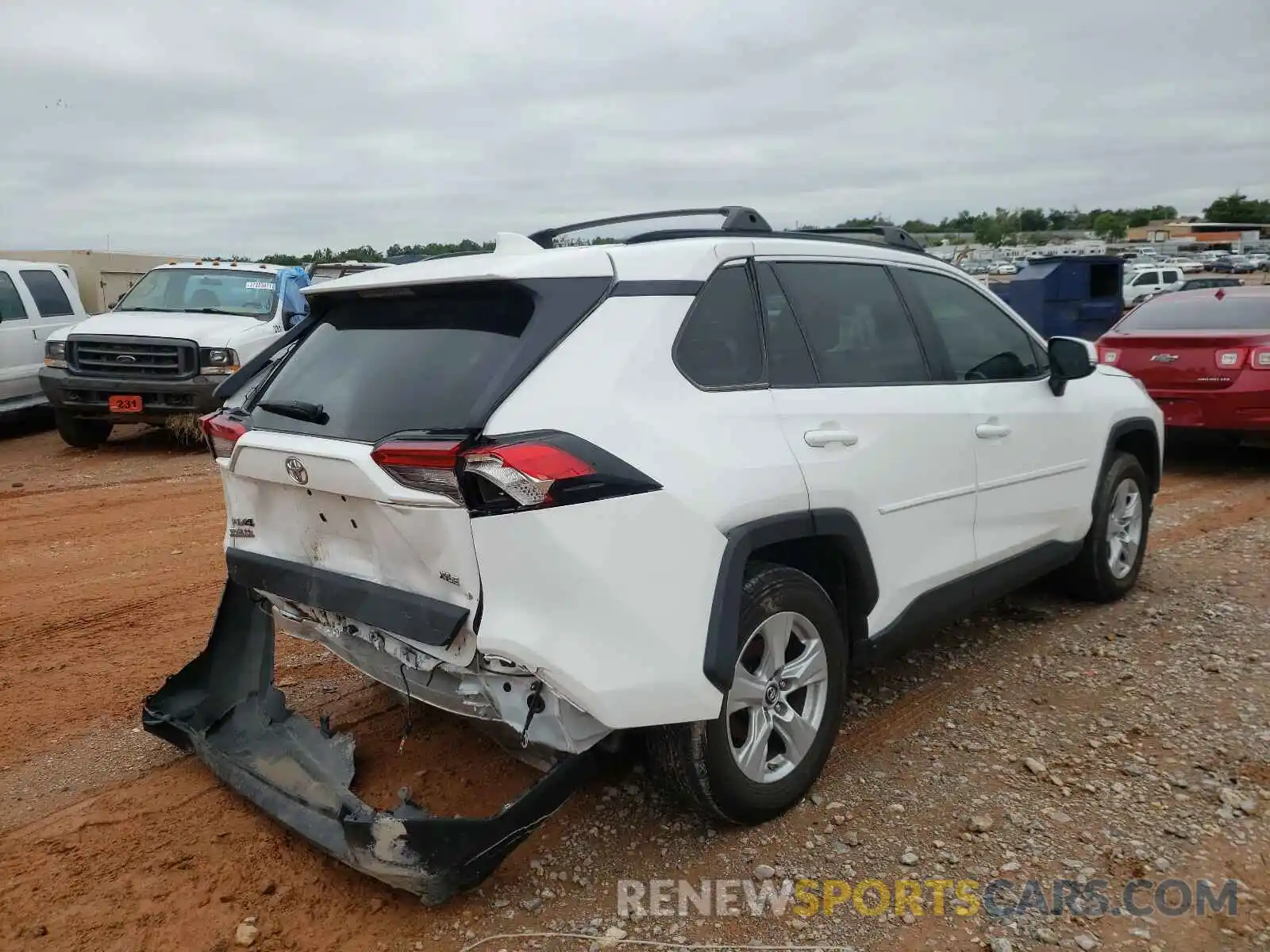 4 Photograph of a damaged car 2T3W1RFV4KW008051 TOYOTA RAV4 2019