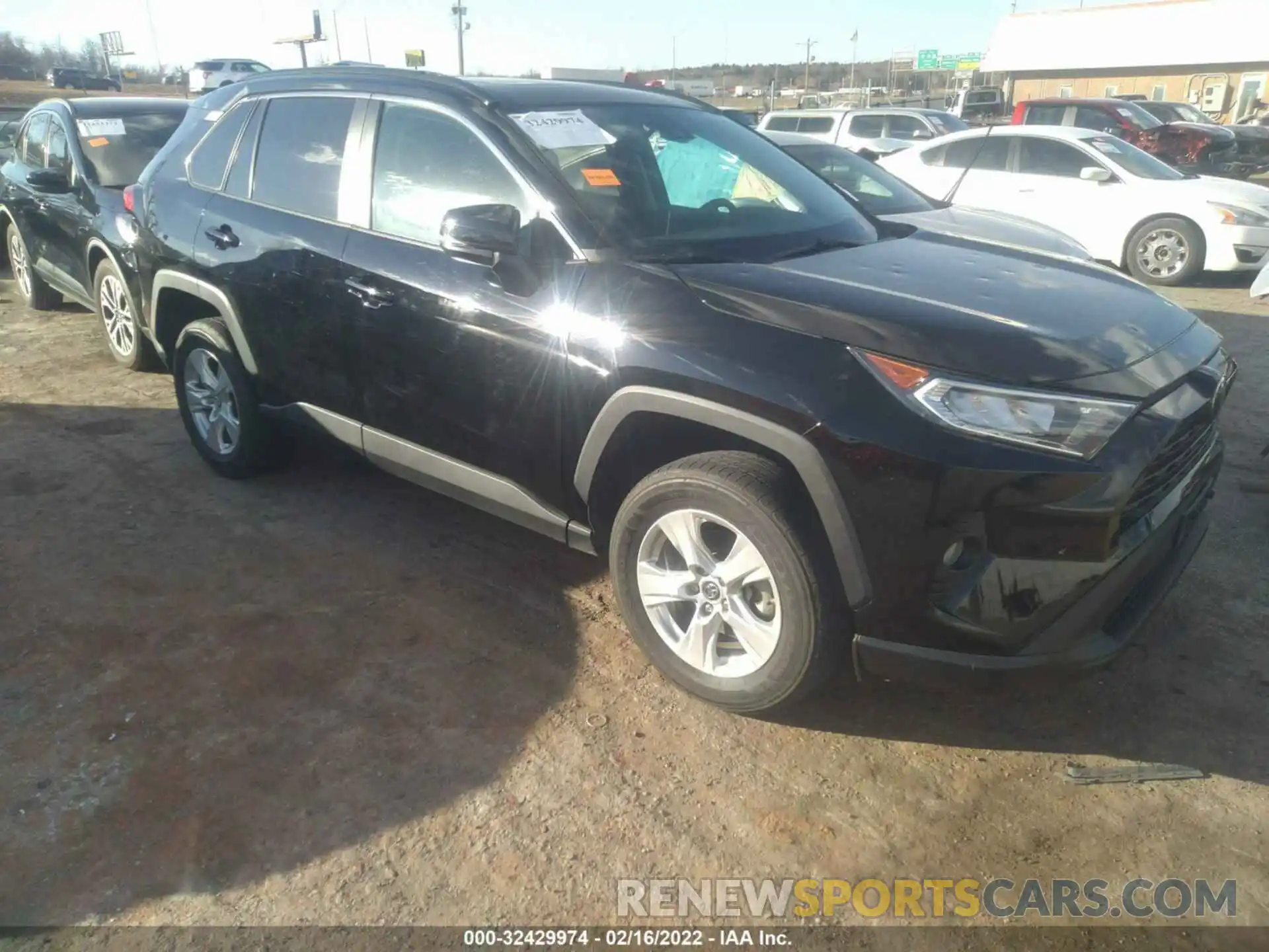 1 Photograph of a damaged car 2T3W1RFV4KW012519 TOYOTA RAV4 2019