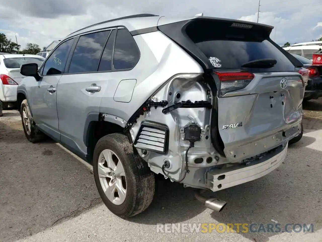 3 Фотография поврежденного автомобиля 2T3W1RFV4KW014481 TOYOTA RAV4 2019