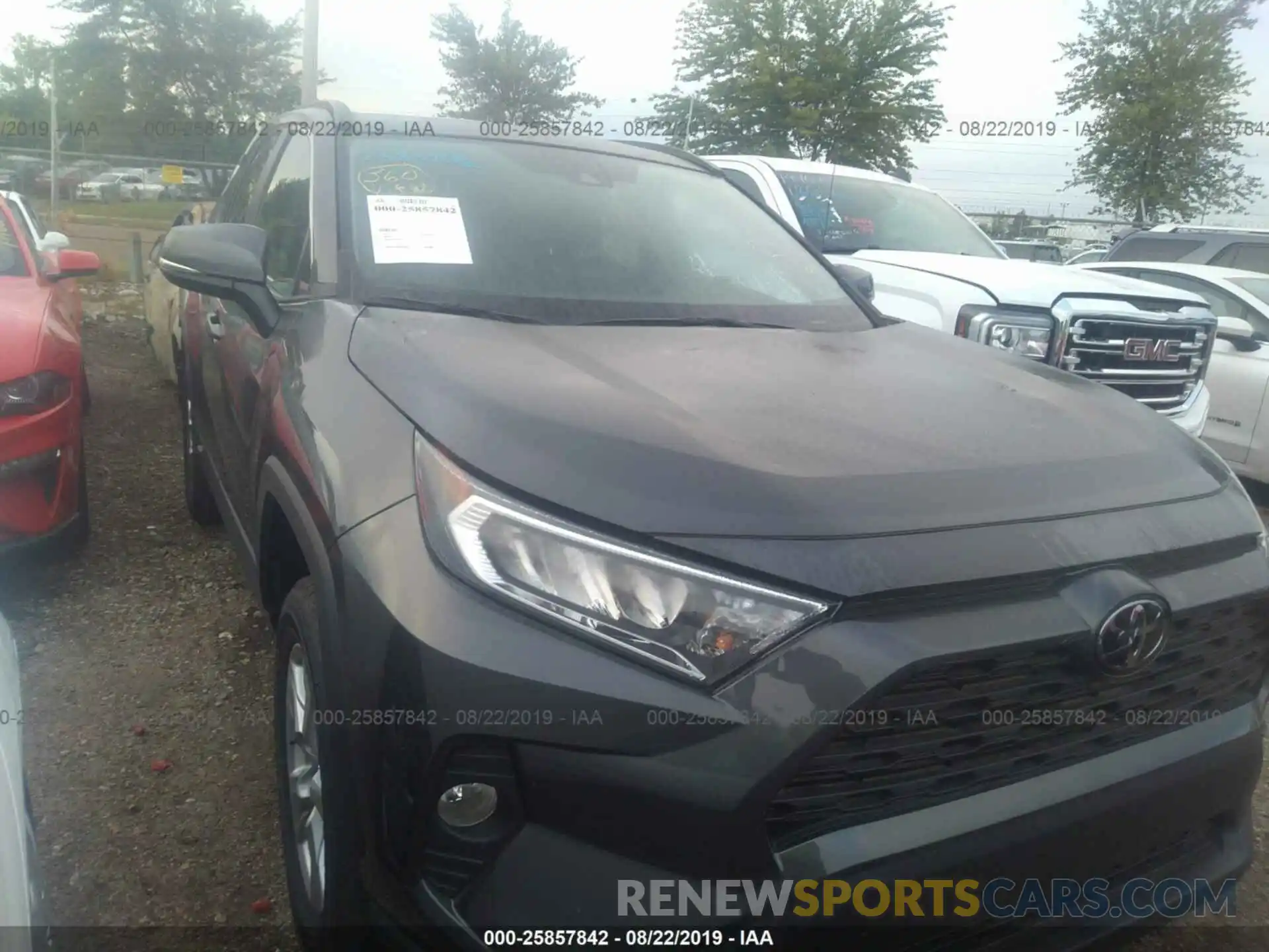 1 Photograph of a damaged car 2T3W1RFV4KW015193 TOYOTA RAV4 2019