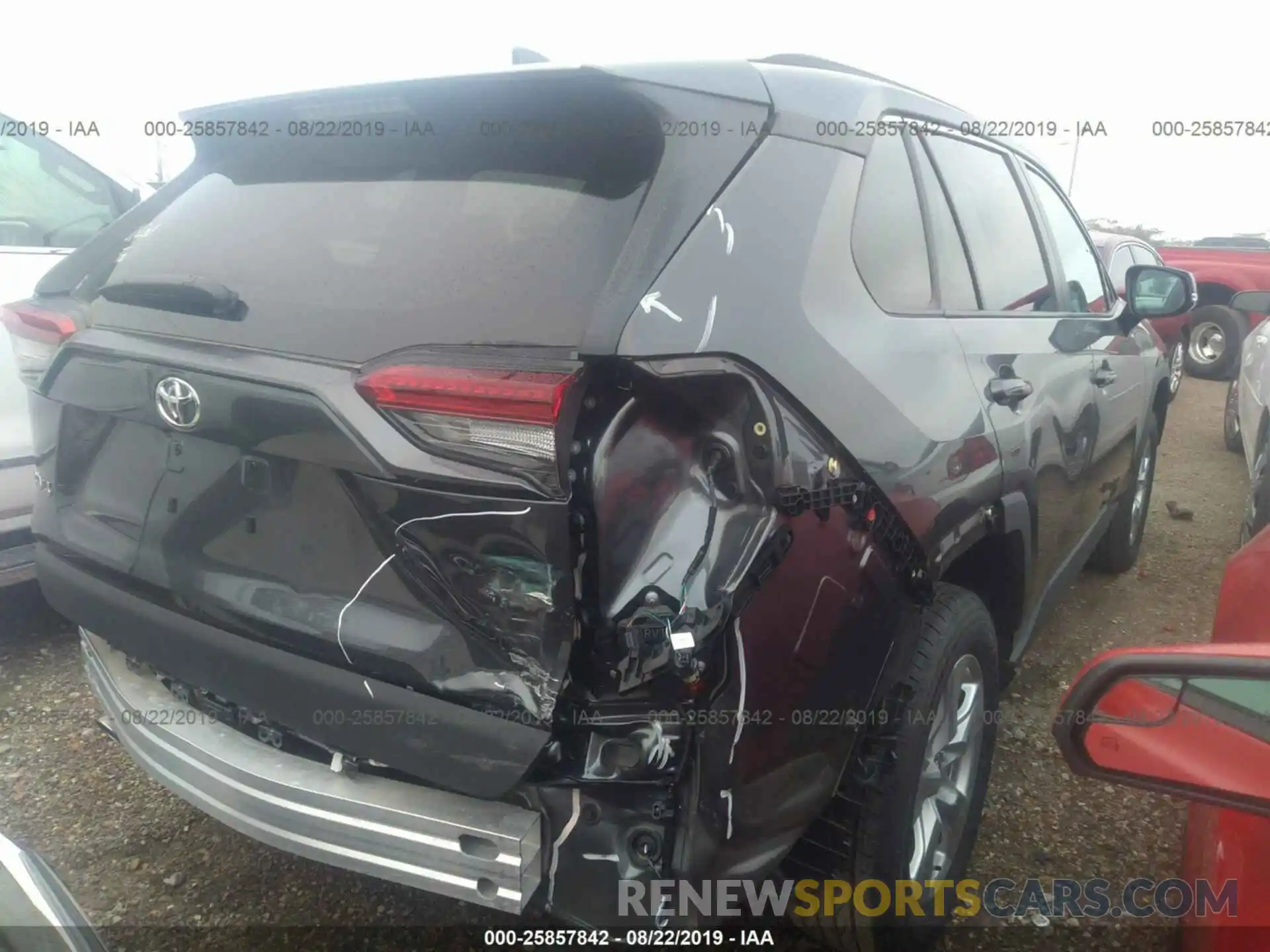 4 Фотография поврежденного автомобиля 2T3W1RFV4KW015193 TOYOTA RAV4 2019