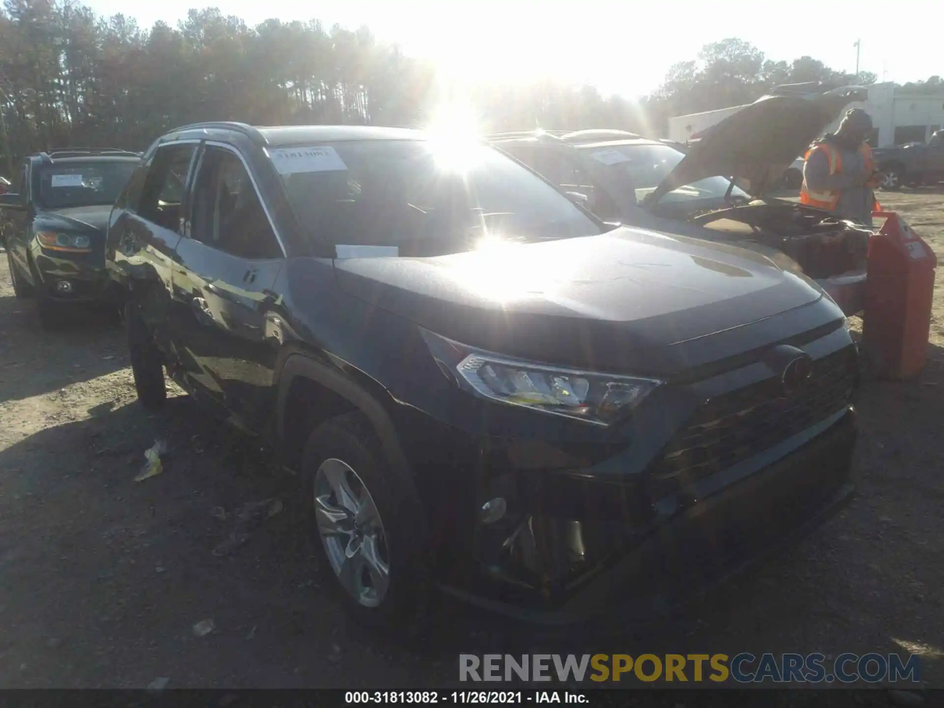 1 Photograph of a damaged car 2T3W1RFV4KW018059 TOYOTA RAV4 2019